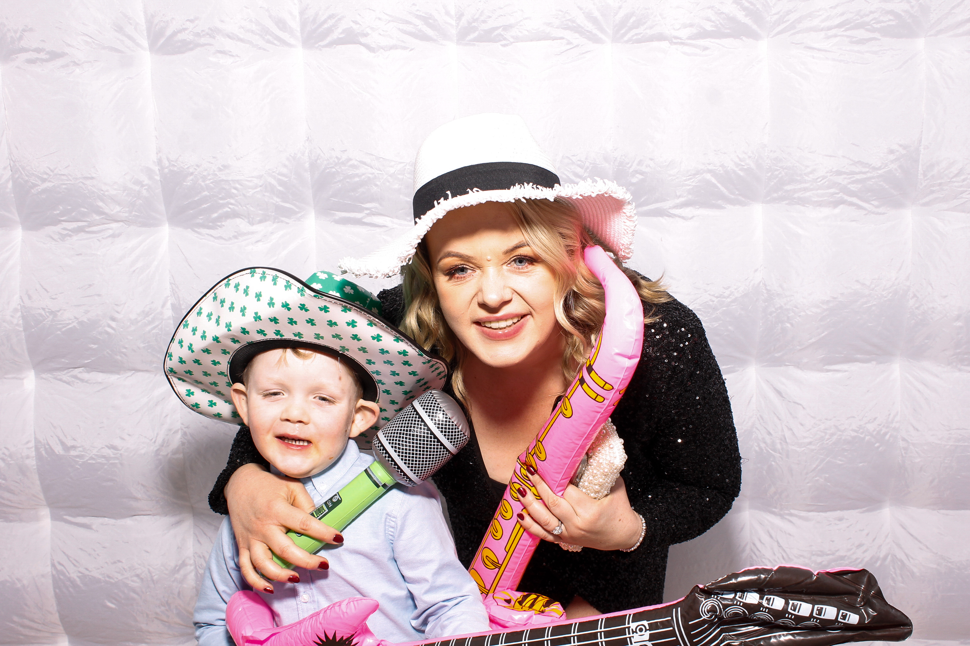 Linda & James | View more photos from the event at gallery.snapmagic.ie/u/SnapMagic/Linda-James