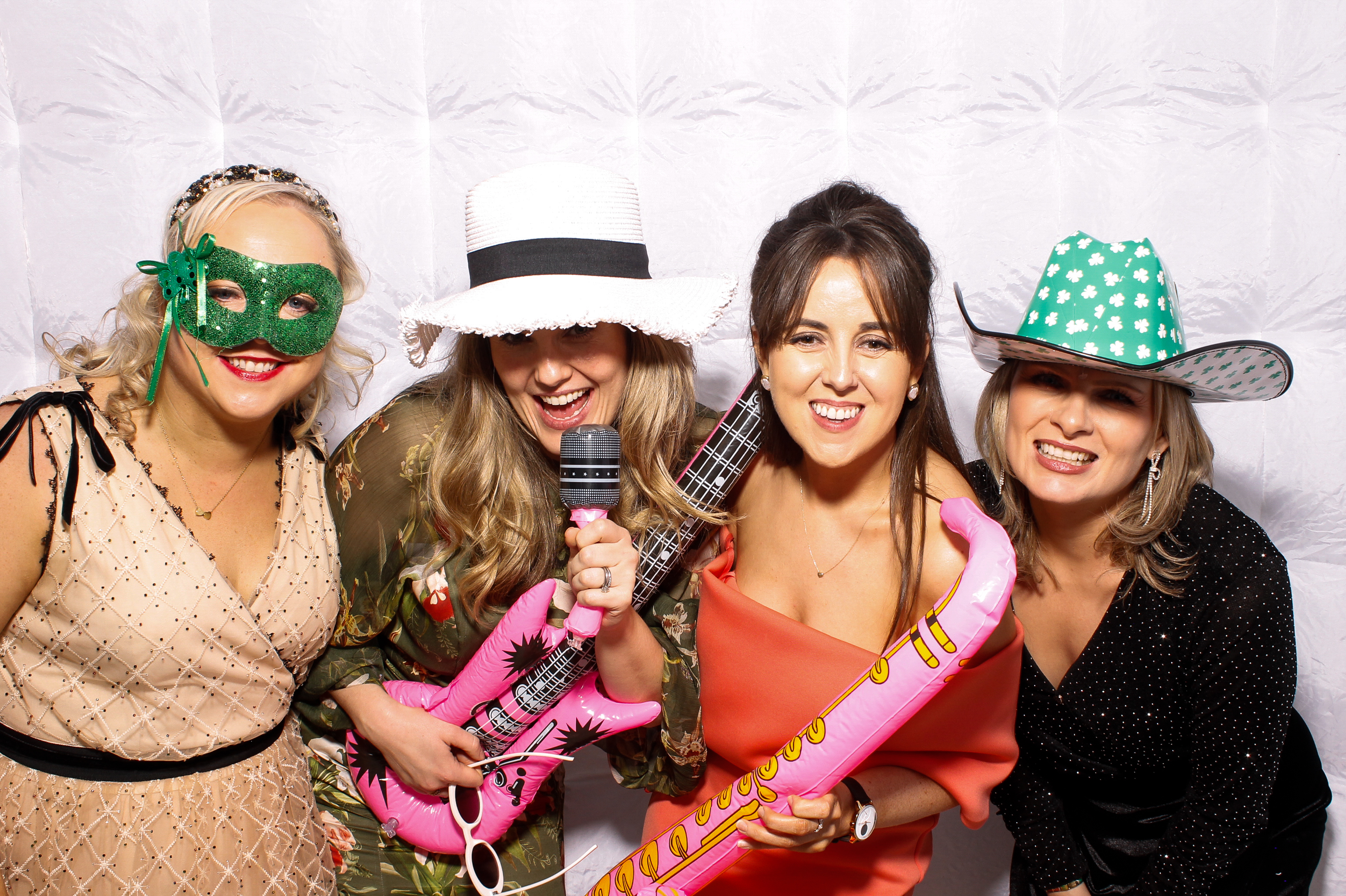 Linda & James | View more photos from the event at gallery.snapmagic.ie/u/SnapMagic/Linda-James