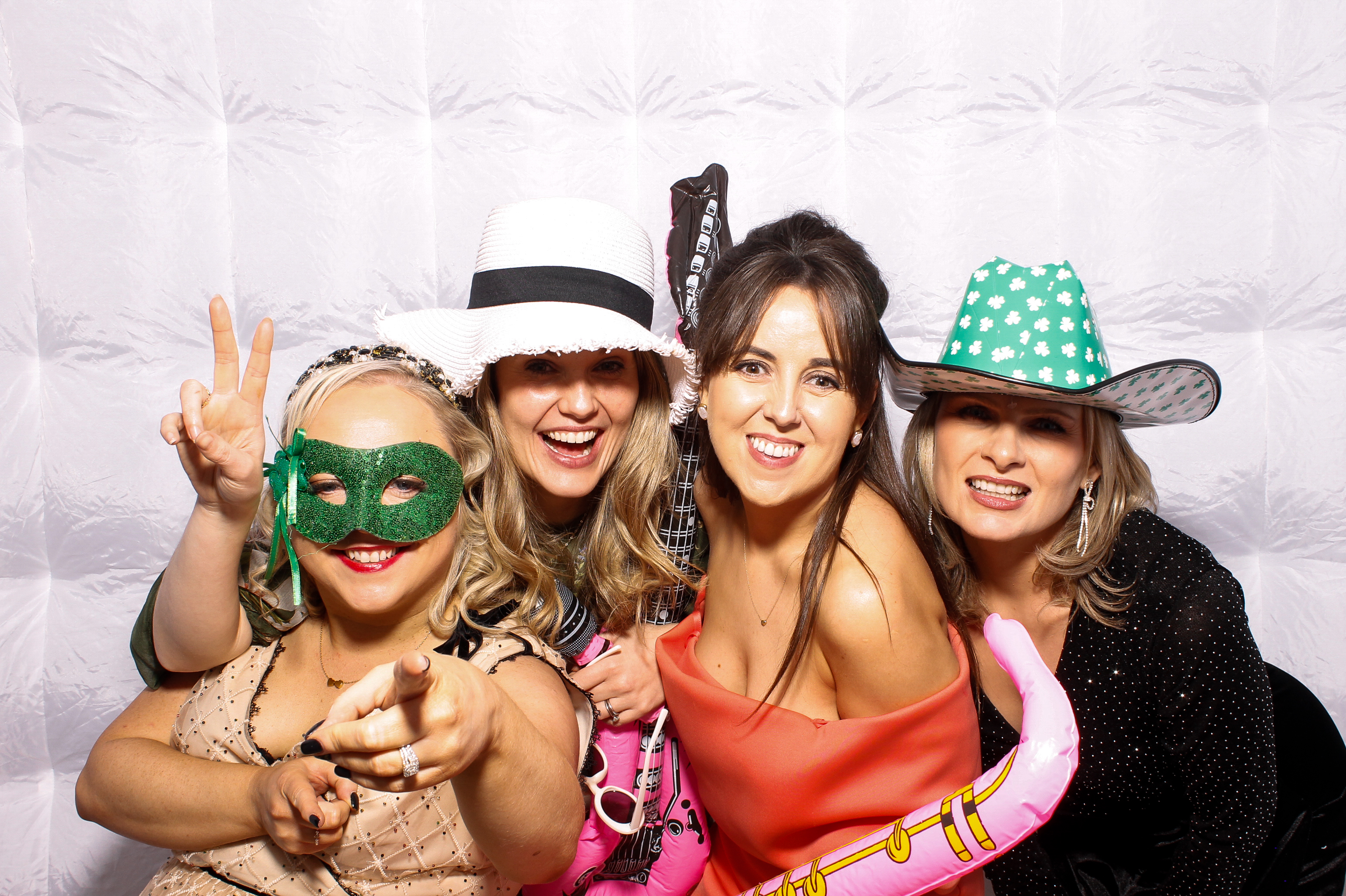 Linda & James | View more photos from the event at gallery.snapmagic.ie/u/SnapMagic/Linda-James