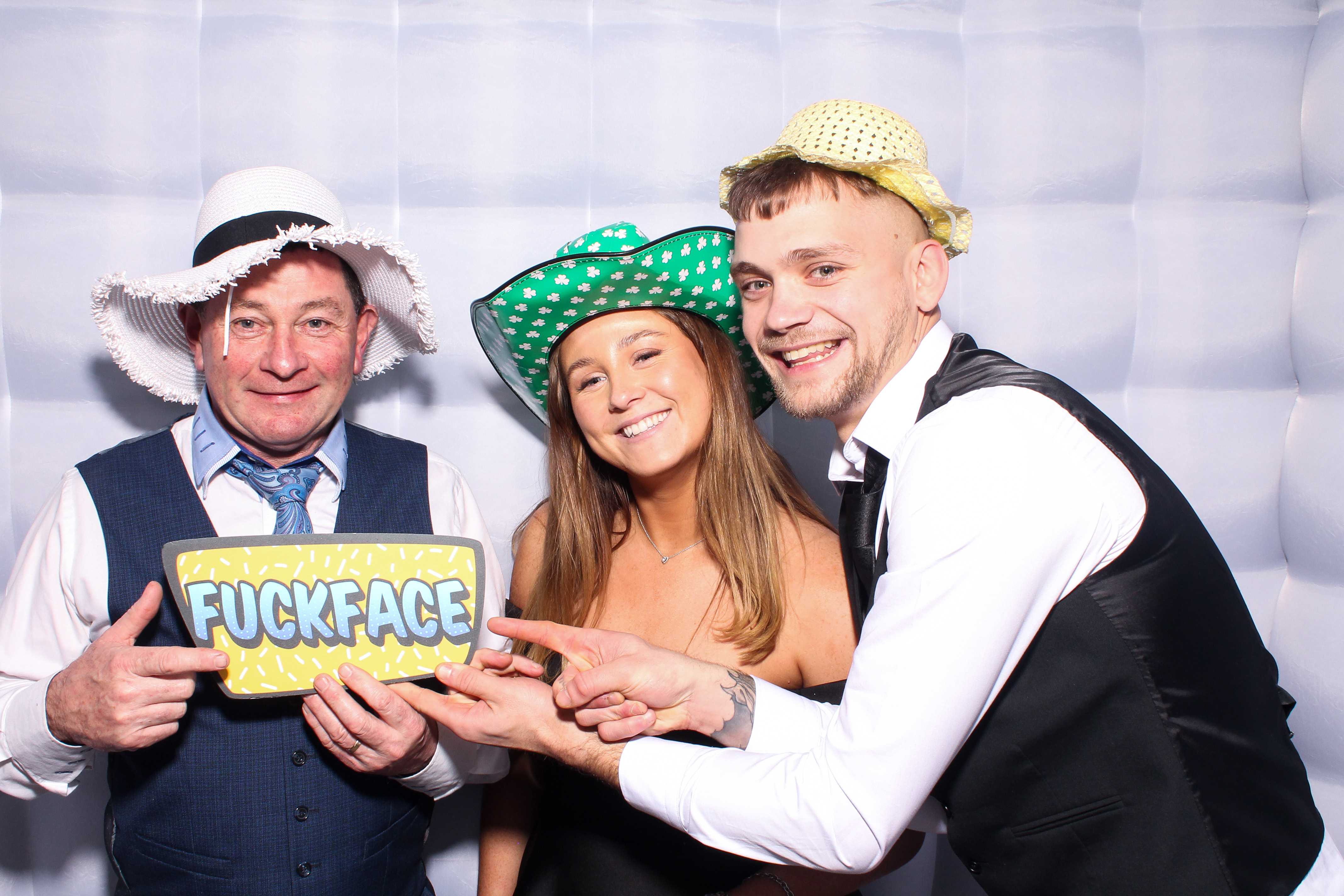 Louise & Niall | View more photos from the event at gallery.snapmagic.ie/u/SnapMagic/Louise-Niall