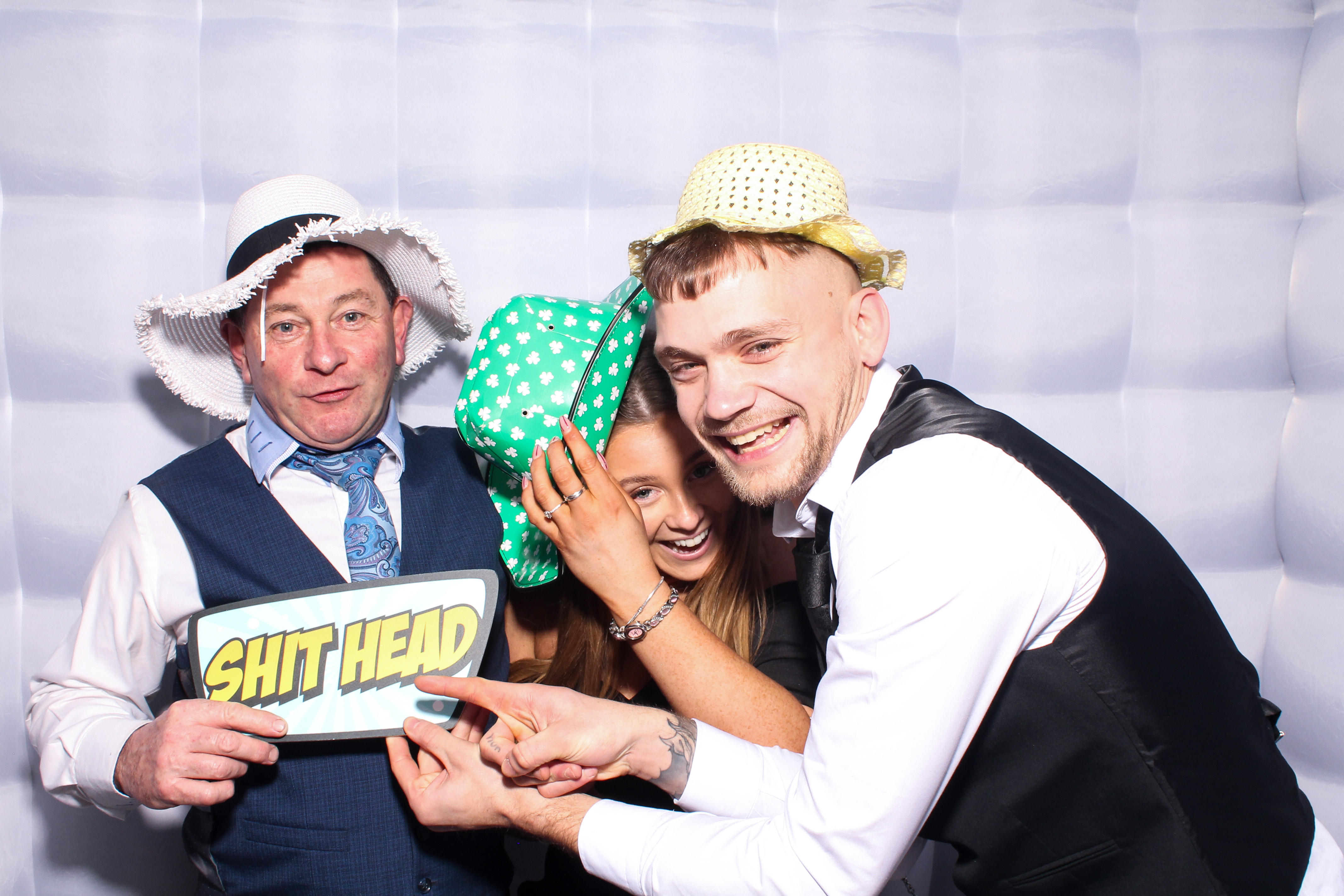 Louise & Niall | View more photos from the event at gallery.snapmagic.ie/u/SnapMagic/Louise-Niall