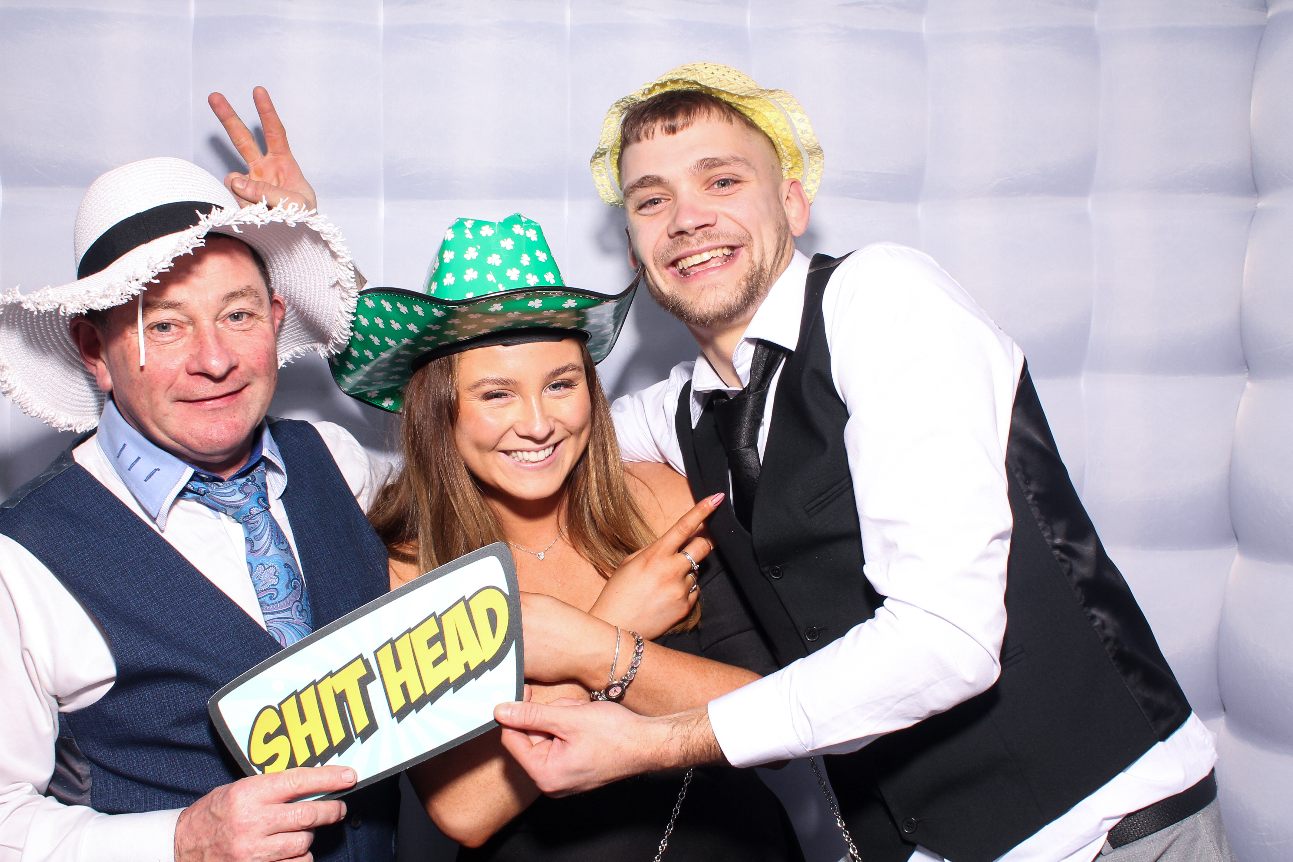 Louise & Niall | View more photos from the event at gallery.snapmagic.ie/u/SnapMagic/Louise-Niall