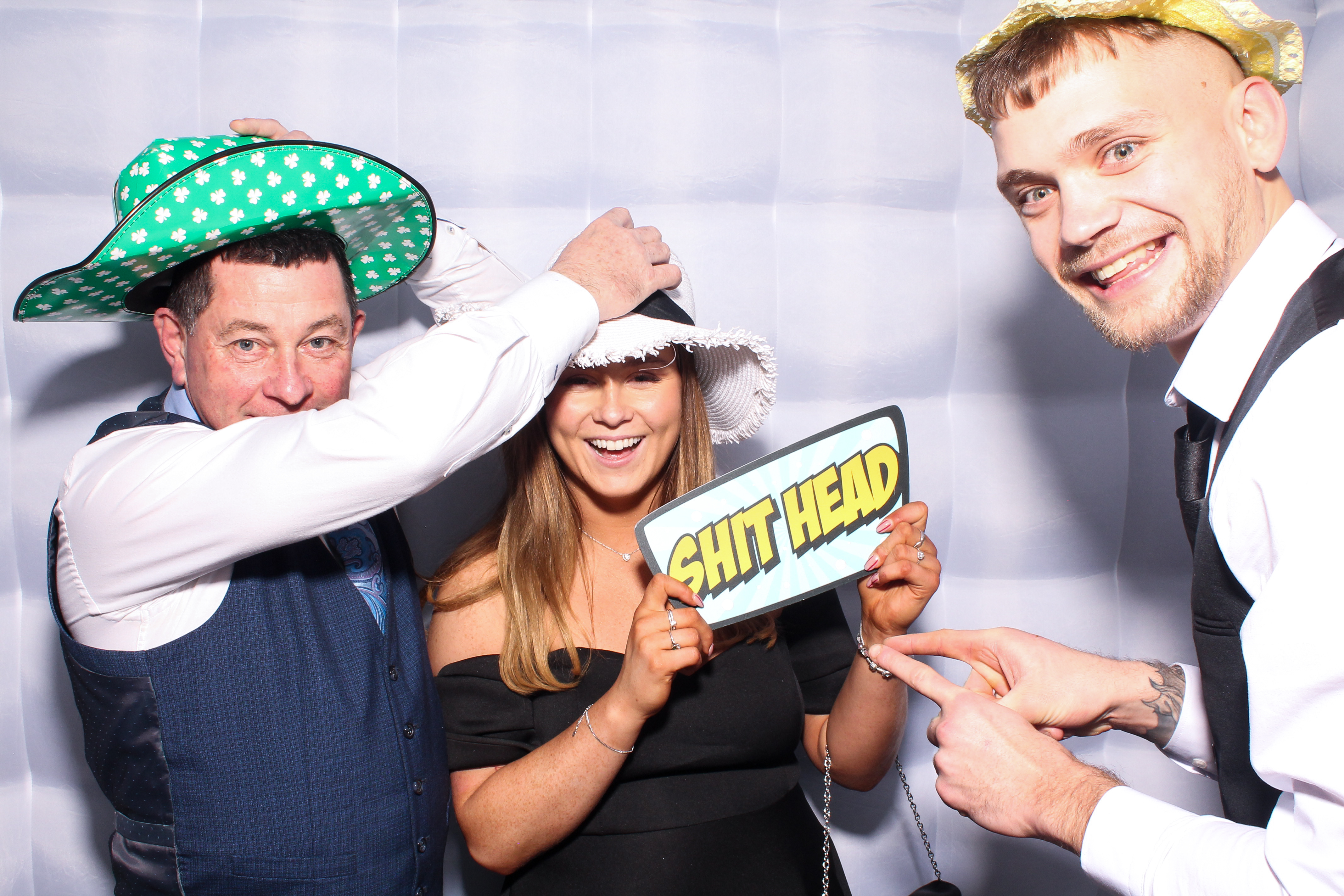 Louise & Niall | View more photos from the event at gallery.snapmagic.ie/u/SnapMagic/Louise-Niall