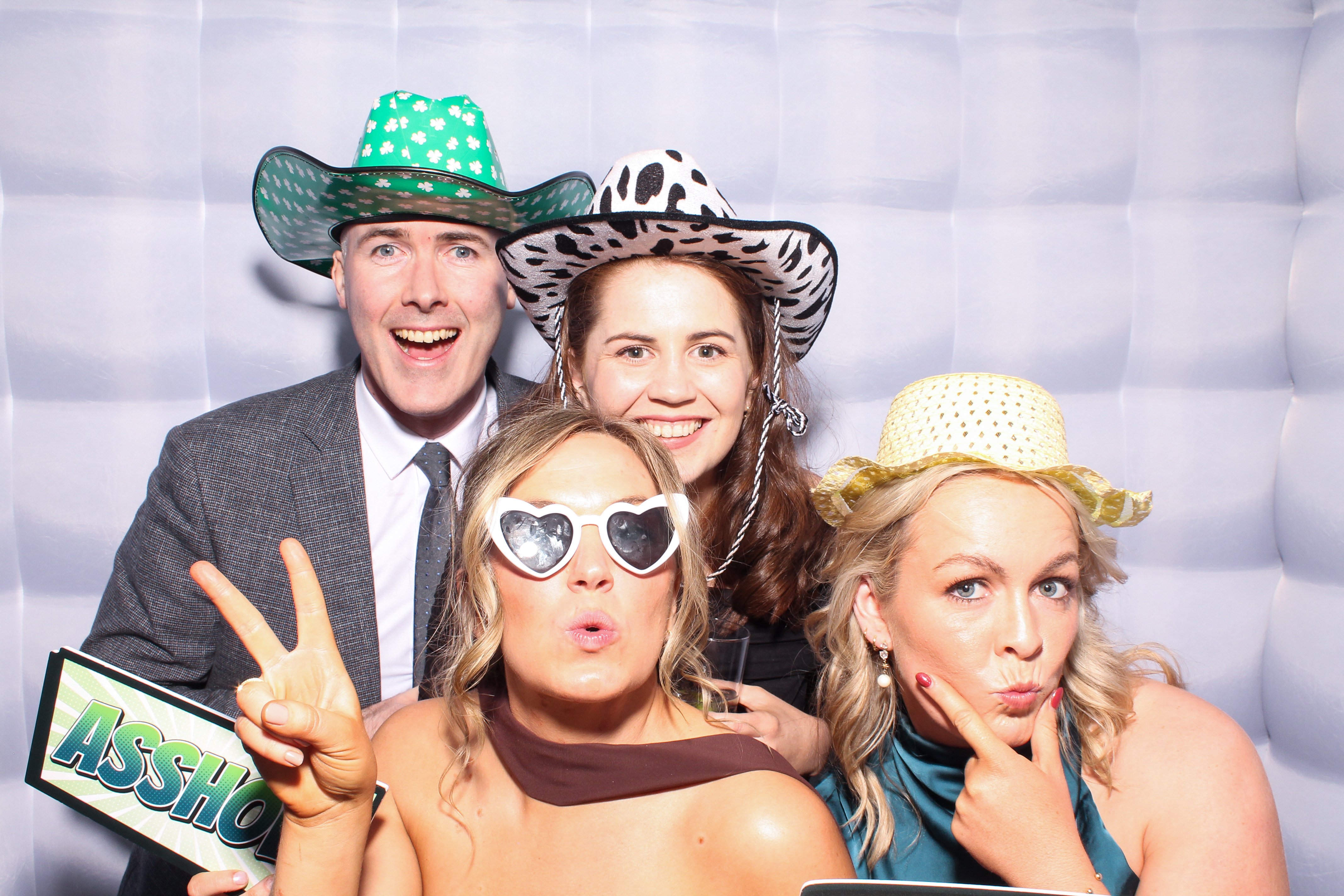 Louise & Niall | View more photos from the event at gallery.snapmagic.ie/u/SnapMagic/Louise-Niall