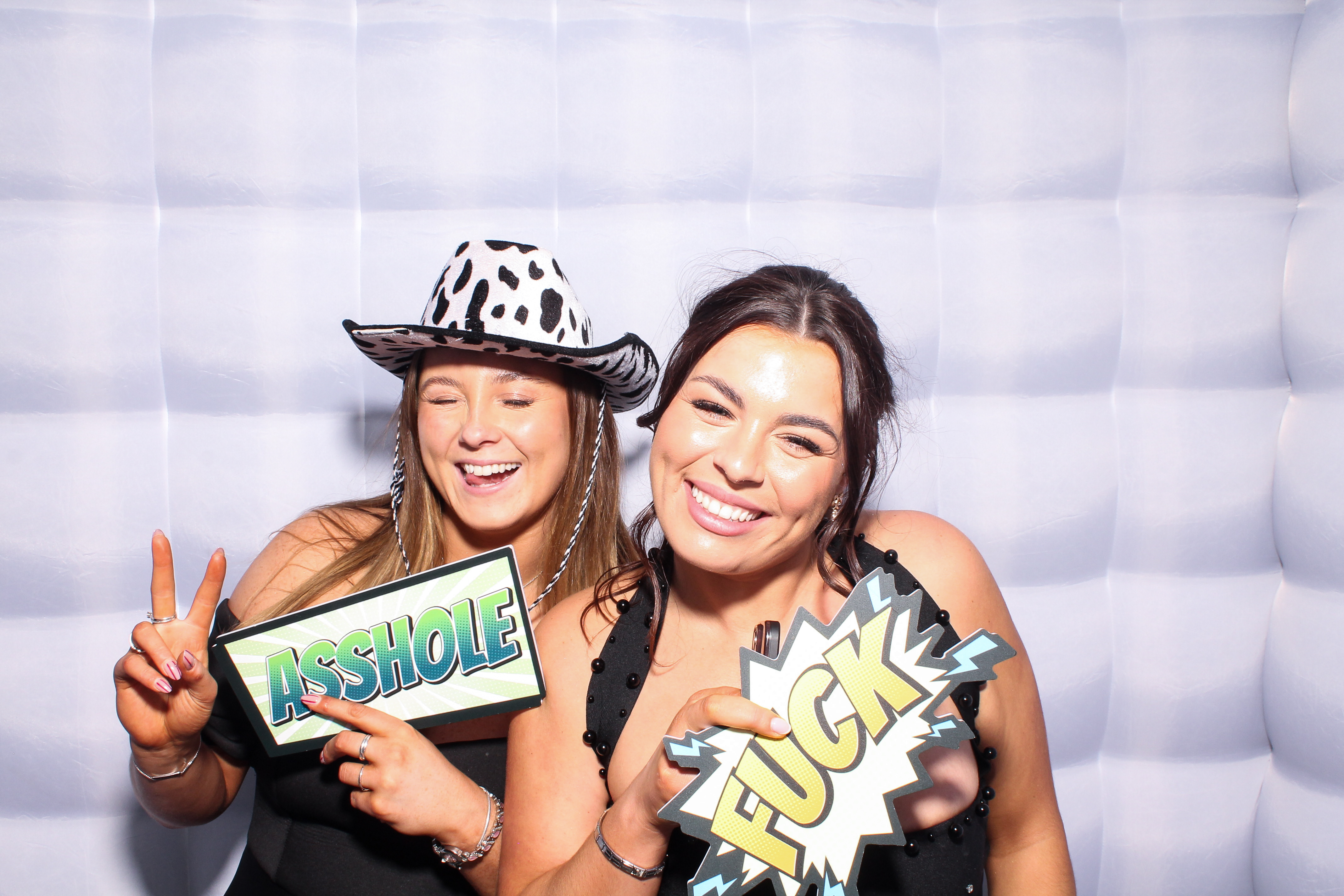 Louise & Niall | View more photos from the event at gallery.snapmagic.ie/u/SnapMagic/Louise-Niall