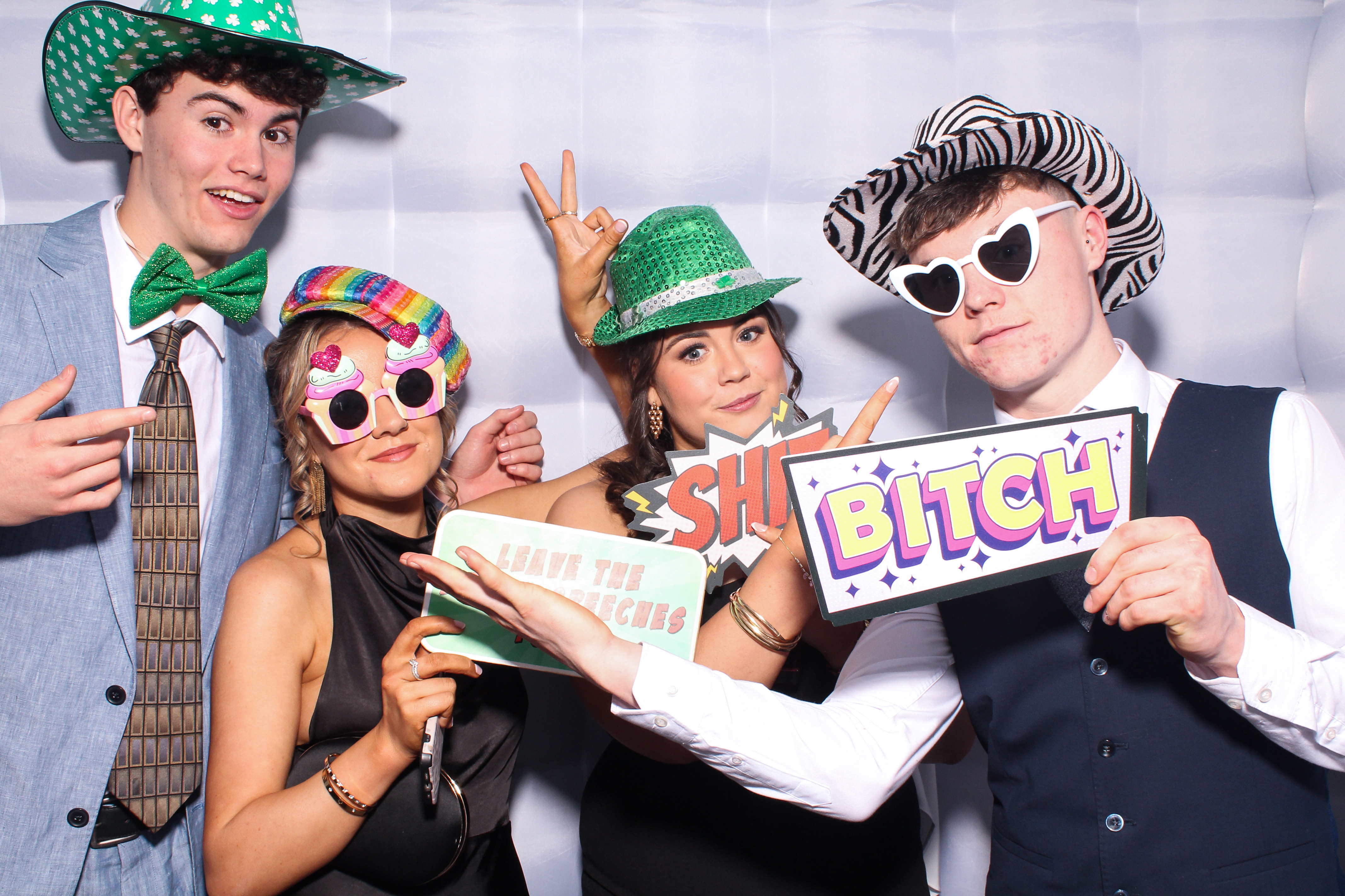 Louise & Niall | View more photos from the event at gallery.snapmagic.ie/u/SnapMagic/Louise-Niall