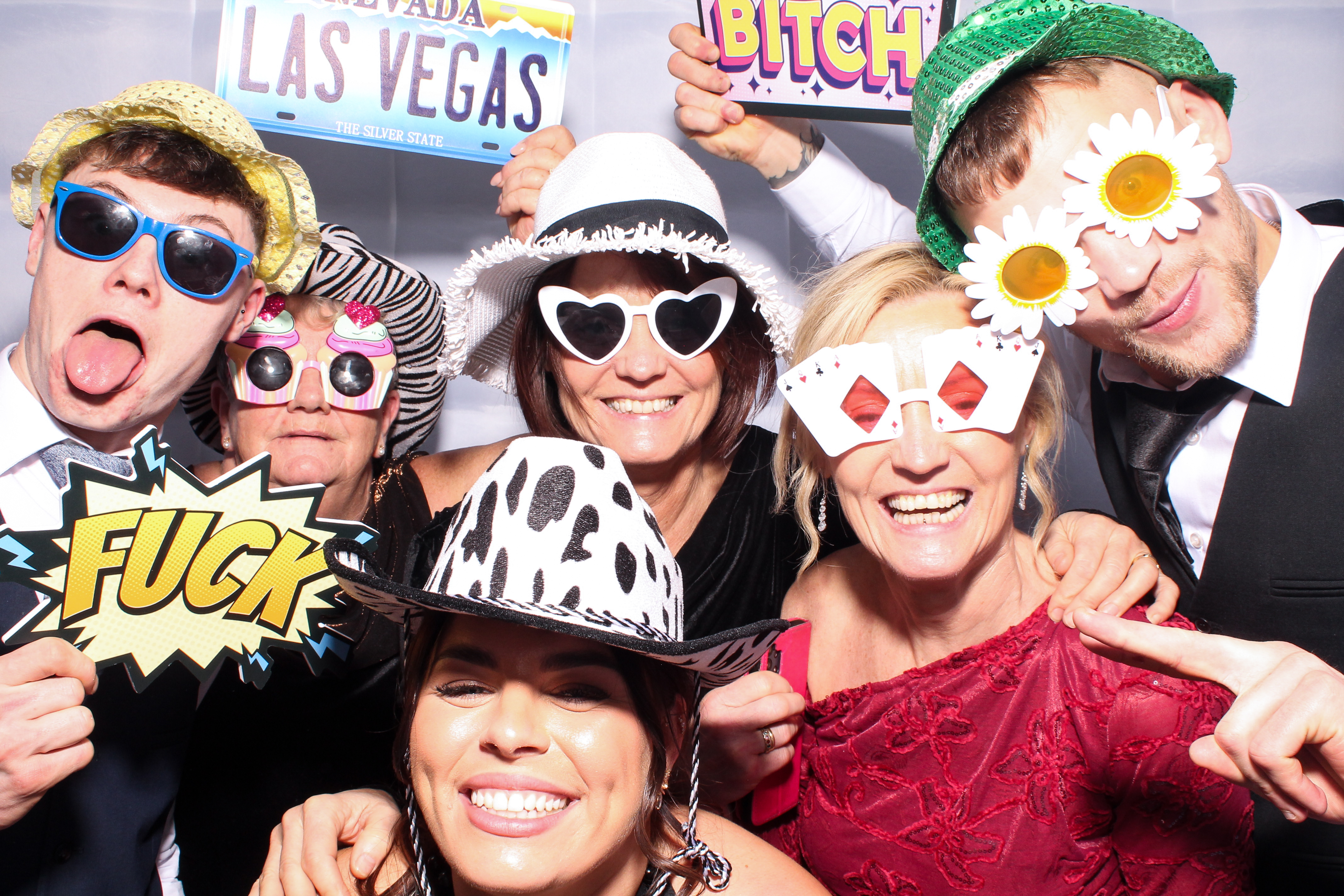 Louise & Niall | View more photos from the event at gallery.snapmagic.ie/u/SnapMagic/Louise-Niall