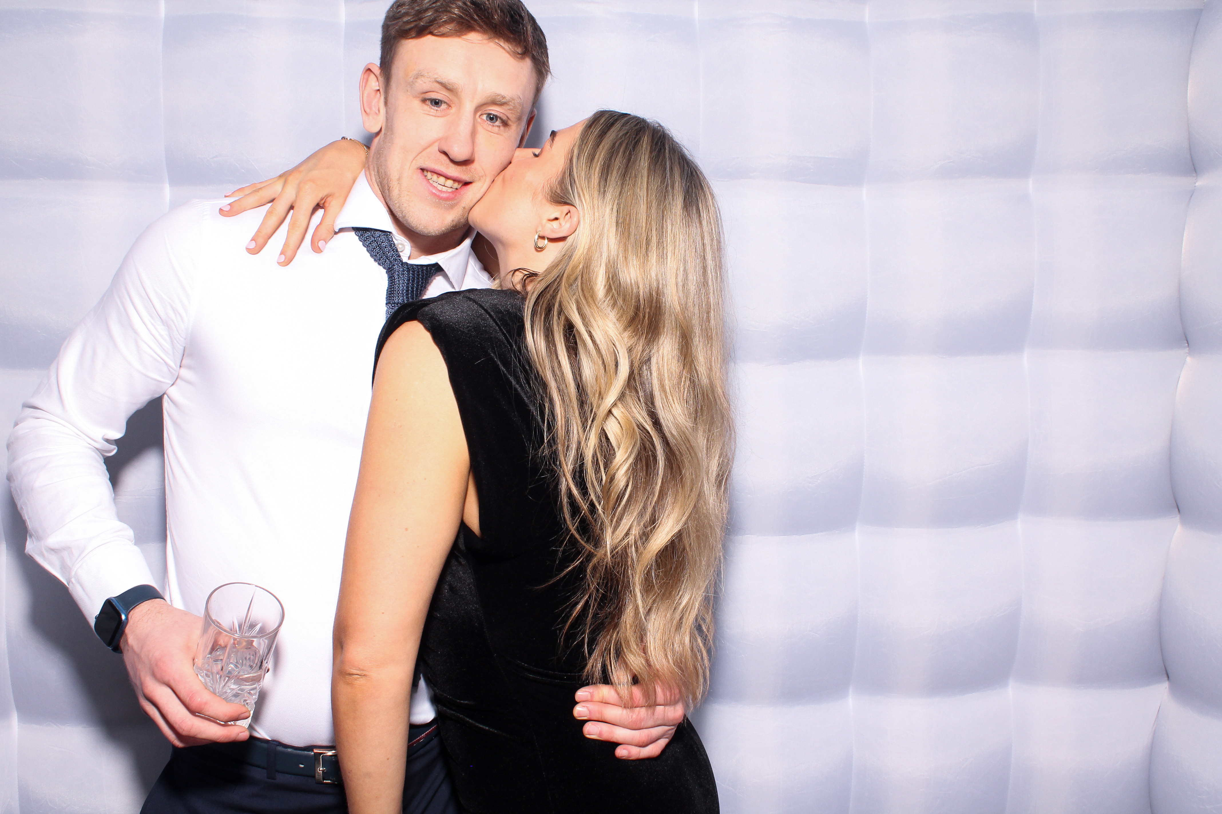 Louise & Niall | View more photos from the event at gallery.snapmagic.ie/u/SnapMagic/Louise-Niall