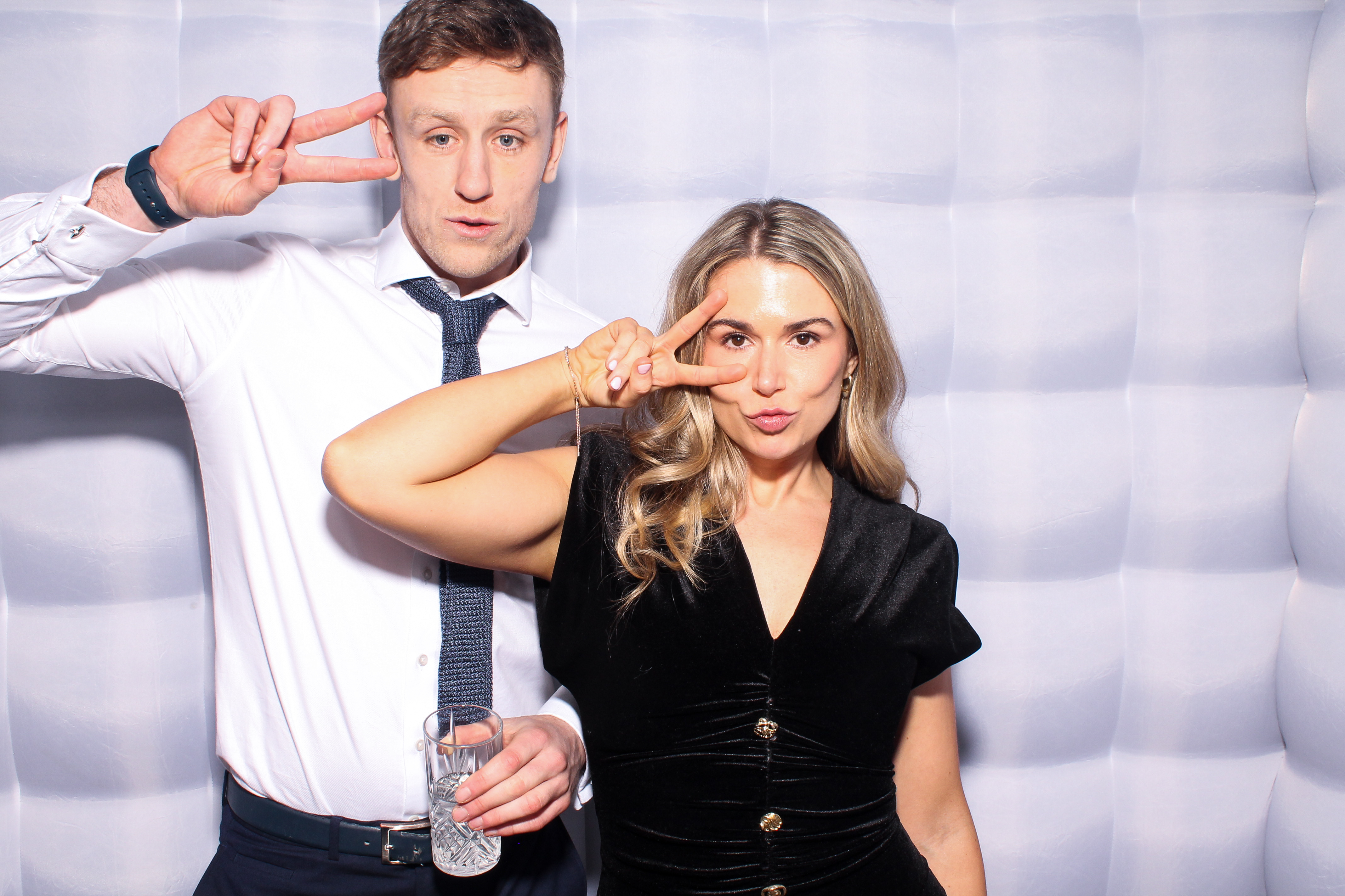 Louise & Niall | View more photos from the event at gallery.snapmagic.ie/u/SnapMagic/Louise-Niall