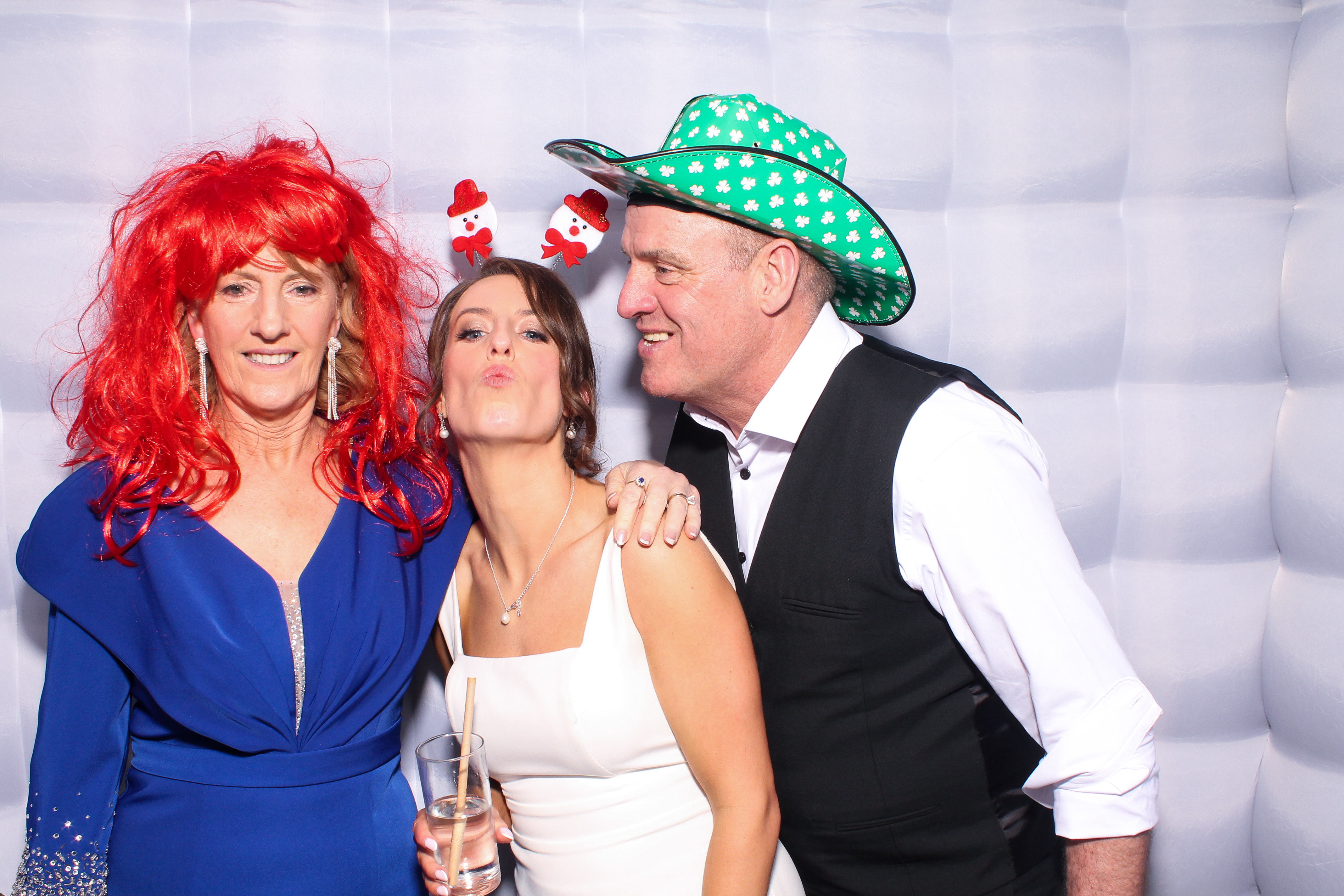 Louise & Niall | View more photos from the event at gallery.snapmagic.ie/u/SnapMagic/Louise-Niall