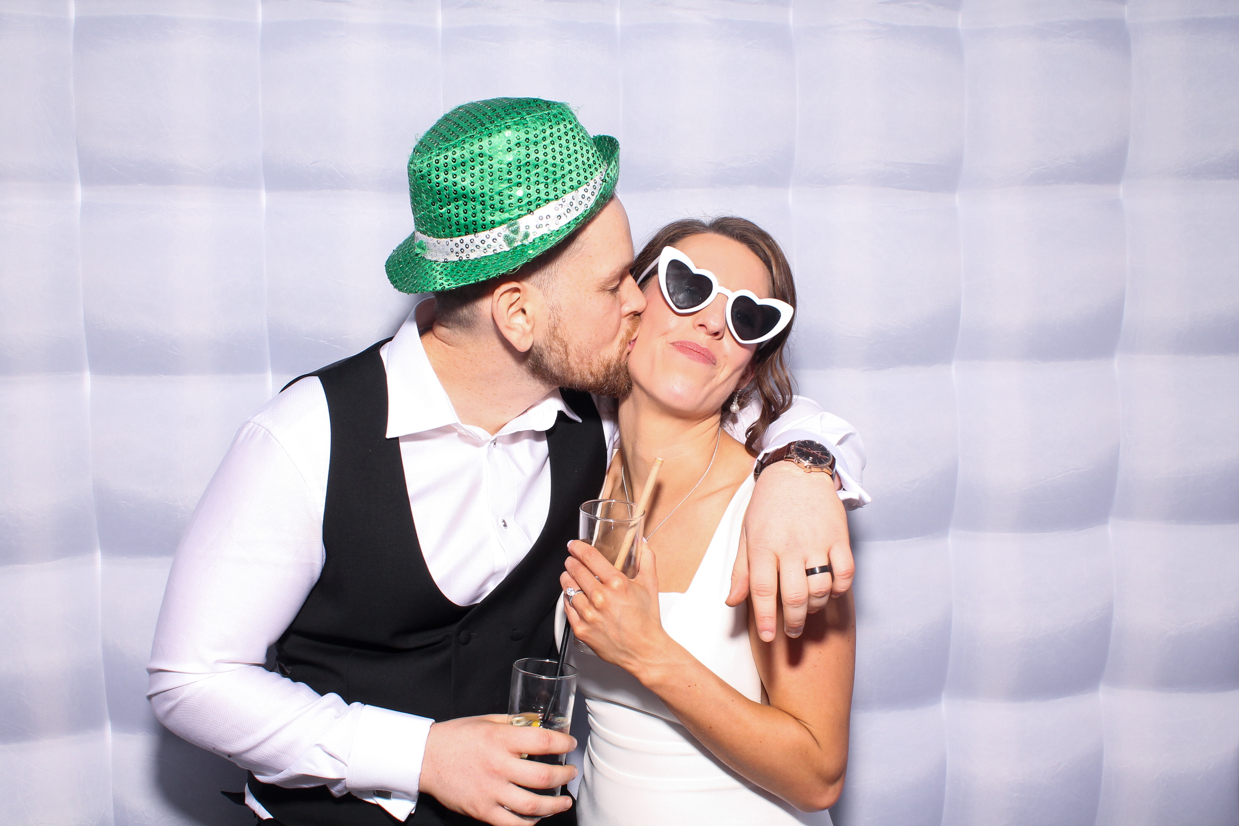 Louise & Niall | View more photos from the event at gallery.snapmagic.ie/u/SnapMagic/Louise-Niall