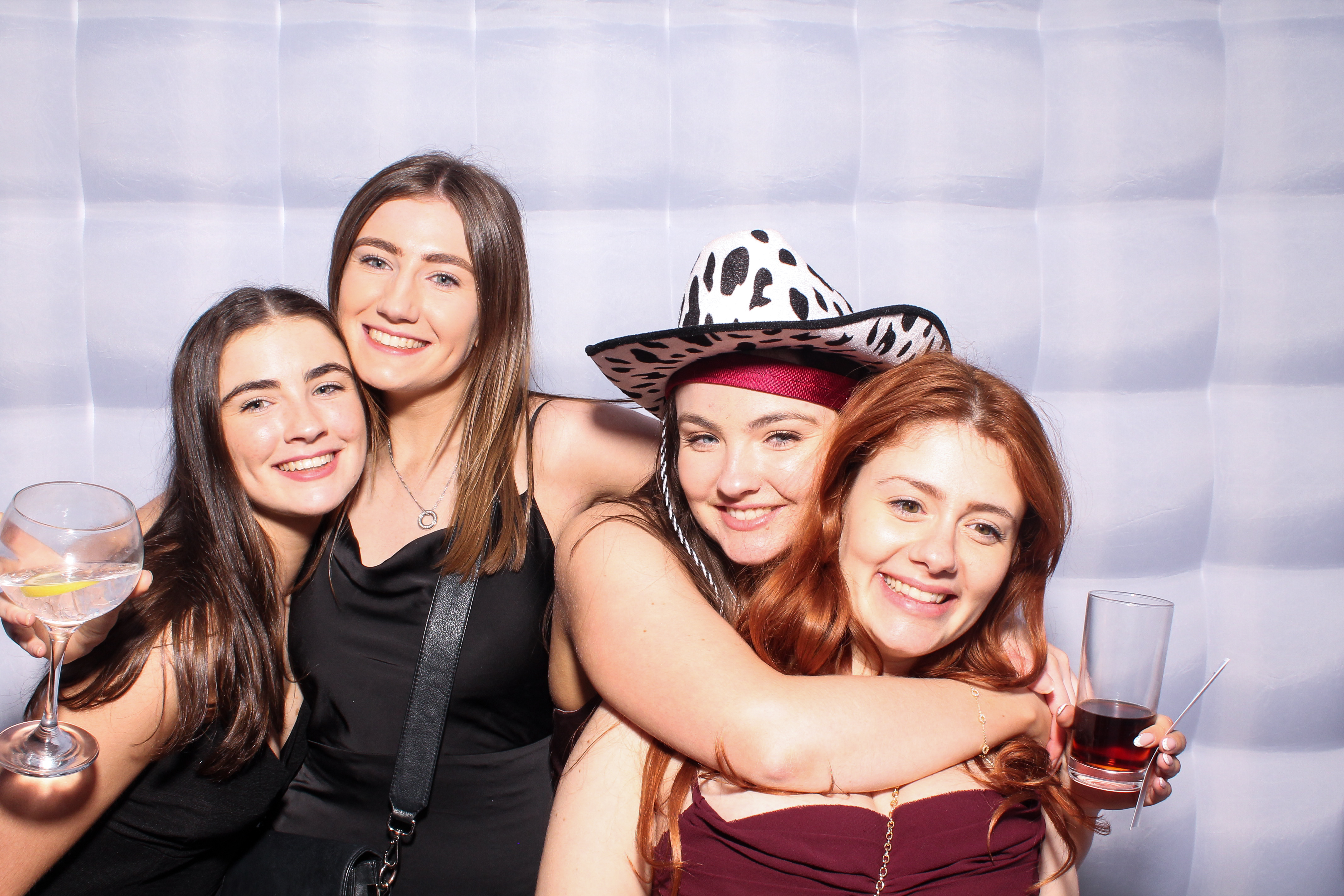 Louise & Niall | View more photos from the event at gallery.snapmagic.ie/u/SnapMagic/Louise-Niall