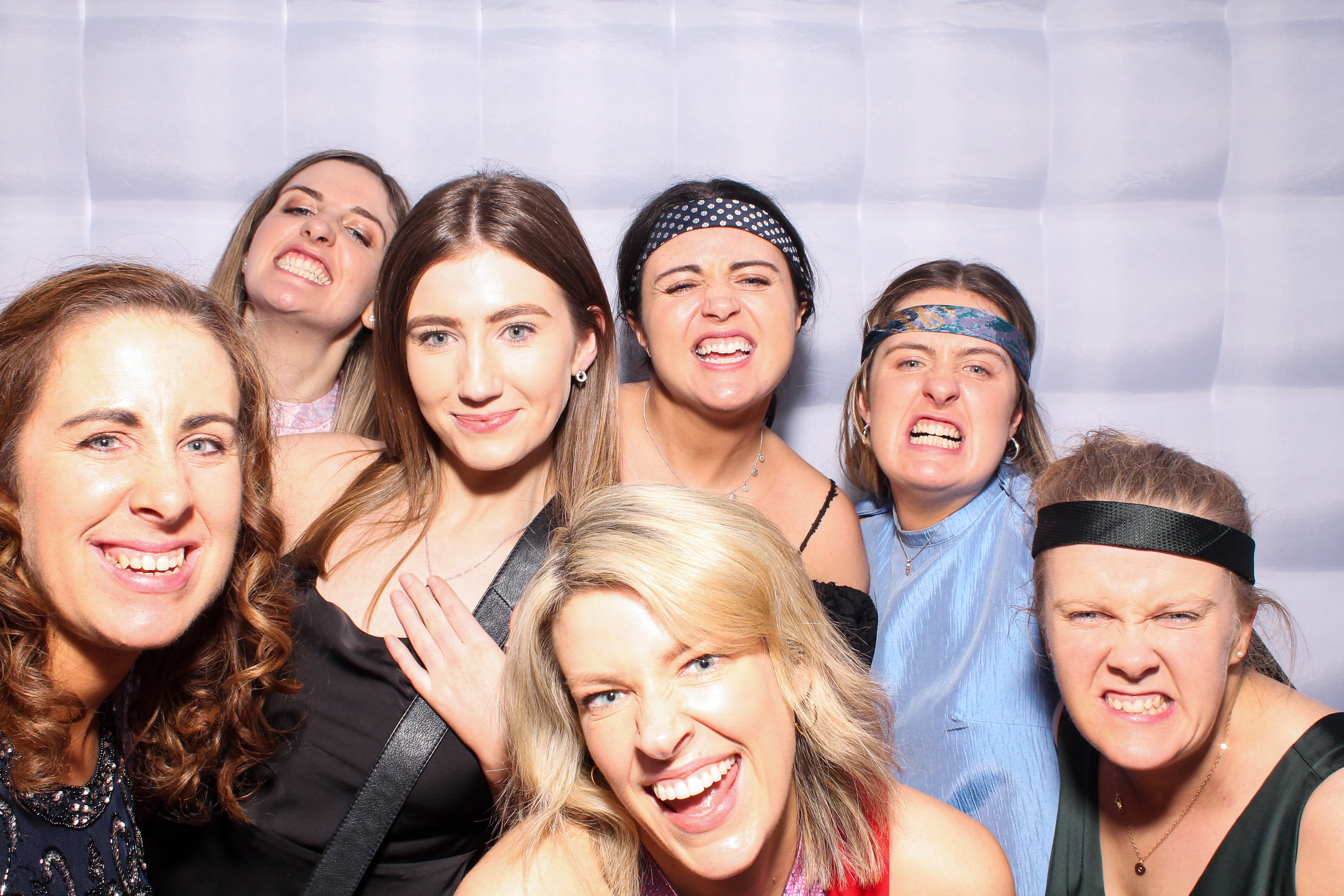 Louise & Niall | View more photos from the event at gallery.snapmagic.ie/u/SnapMagic/Louise-Niall