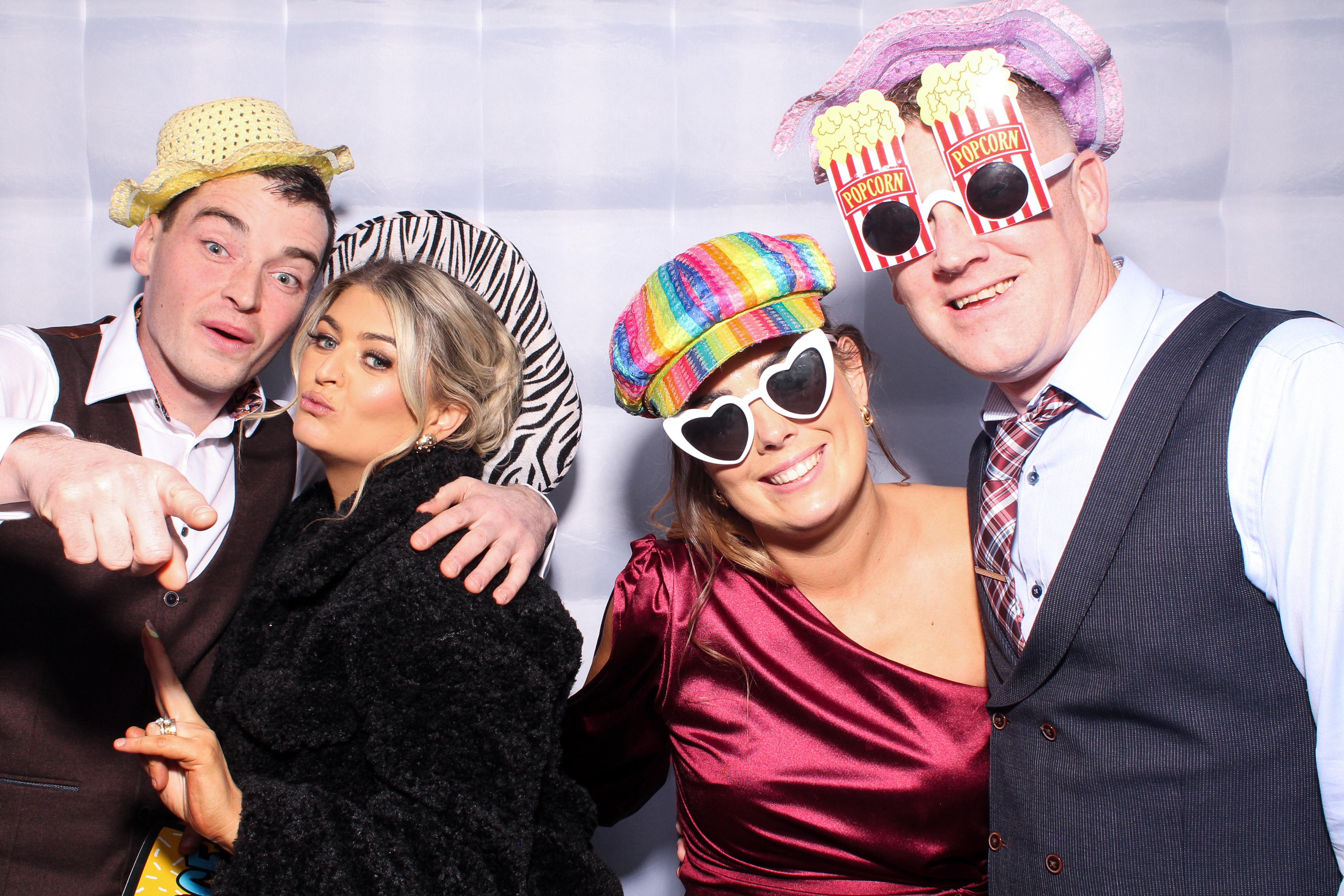 Louise & Niall | View more photos from the event at gallery.snapmagic.ie/u/SnapMagic/Louise-Niall