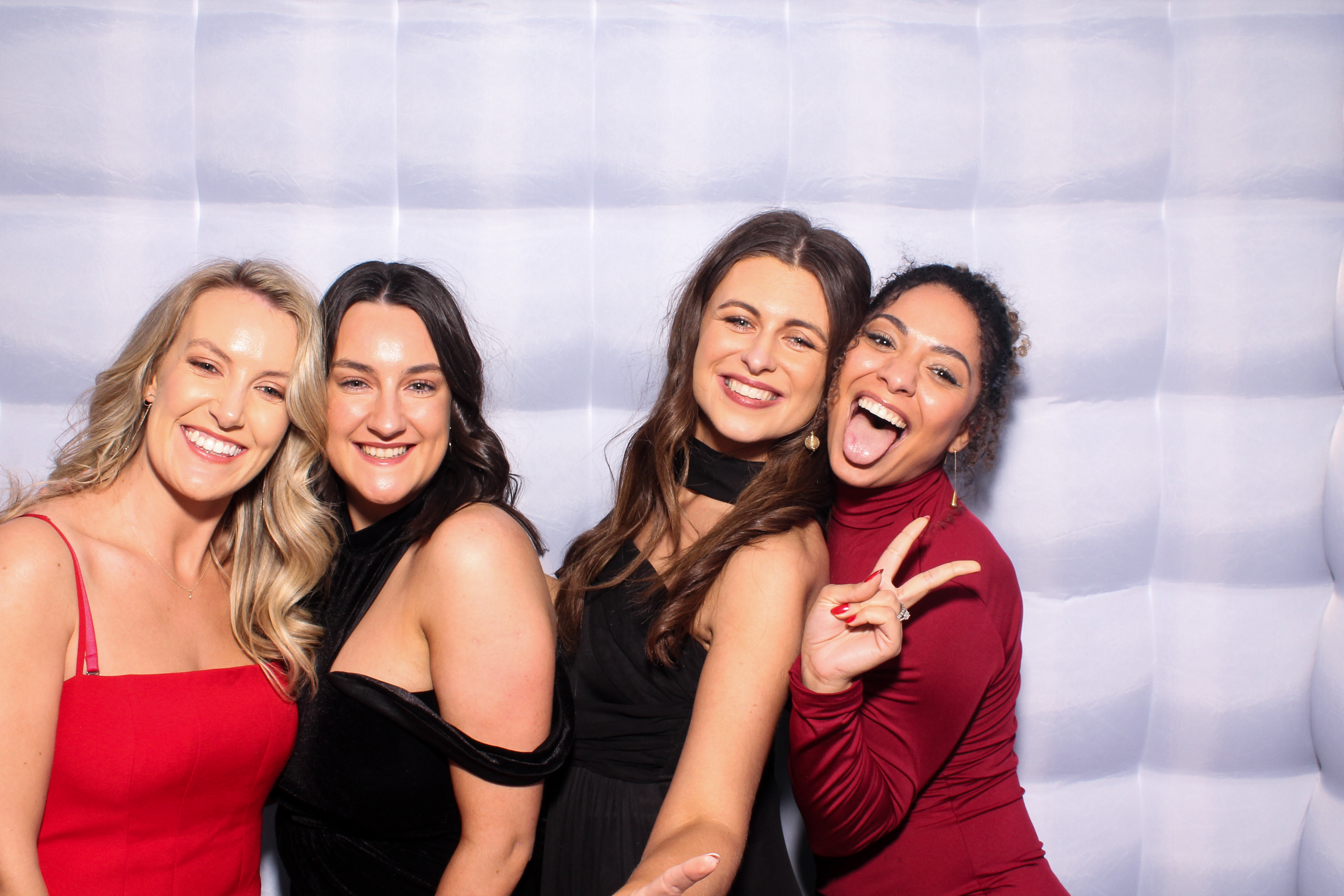 Louise & Niall | View more photos from the event at gallery.snapmagic.ie/u/SnapMagic/Louise-Niall