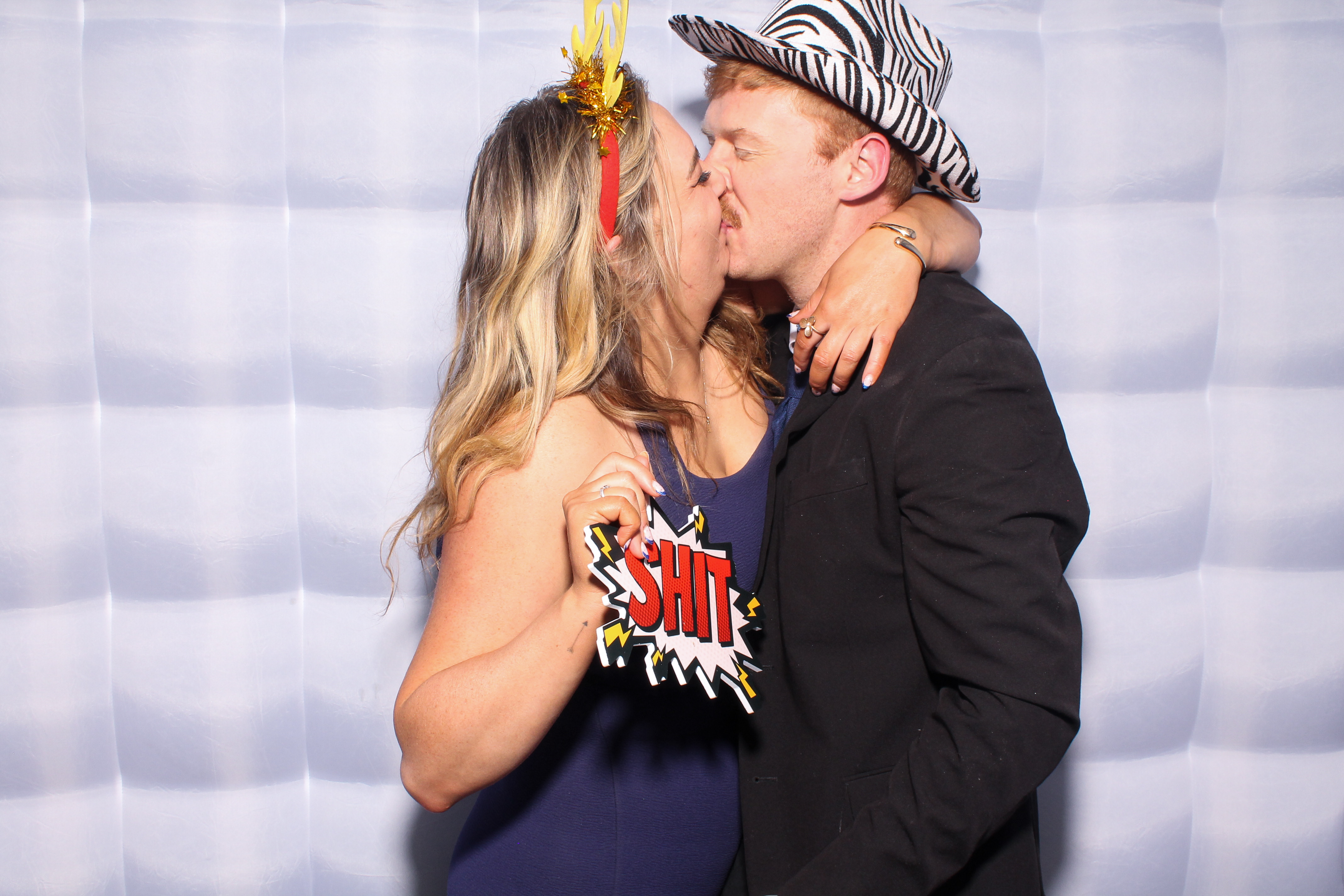 Louise & Niall | View more photos from the event at gallery.snapmagic.ie/u/SnapMagic/Louise-Niall