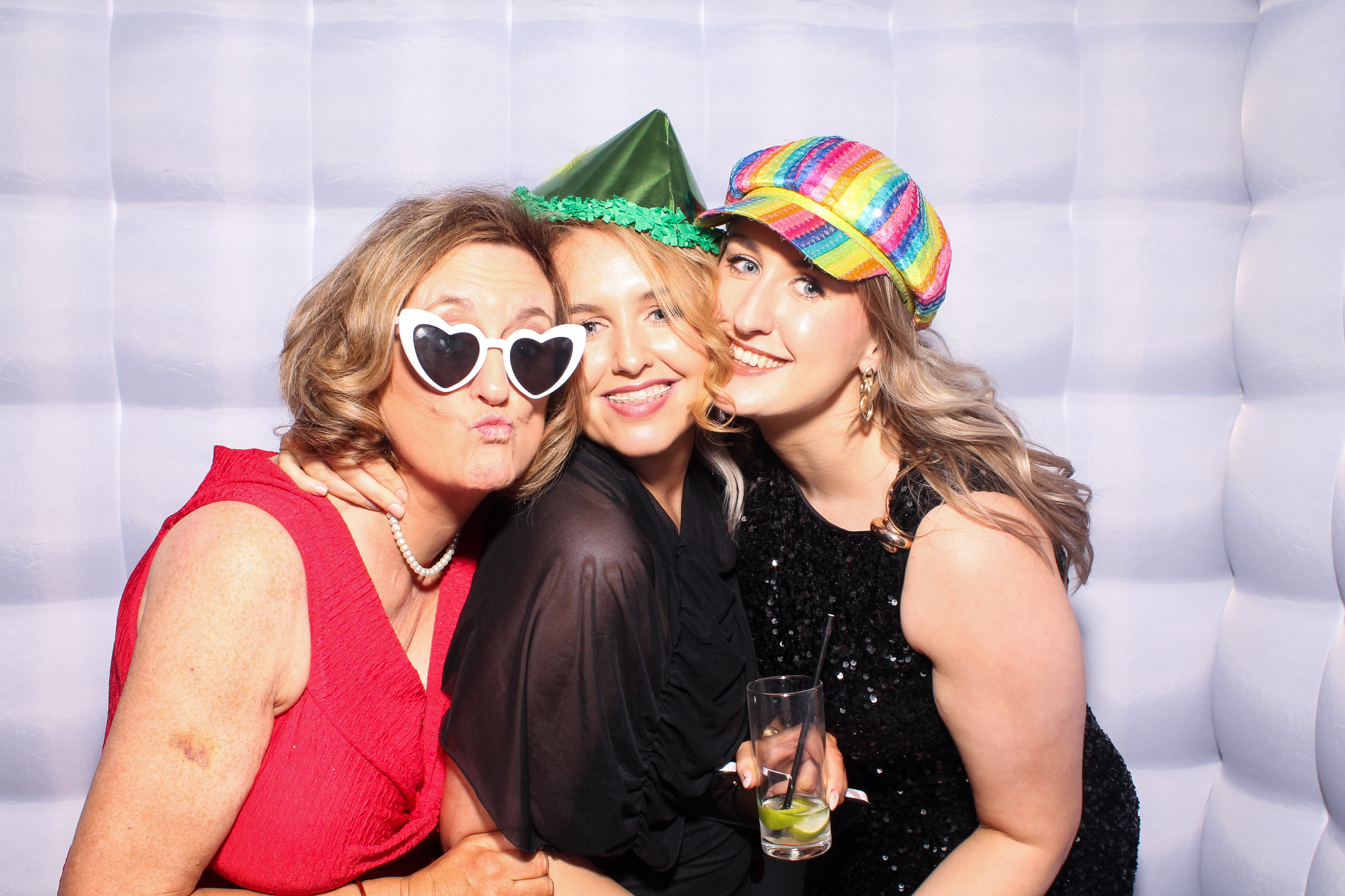 Louise & Niall | View more photos from the event at gallery.snapmagic.ie/u/SnapMagic/Louise-Niall