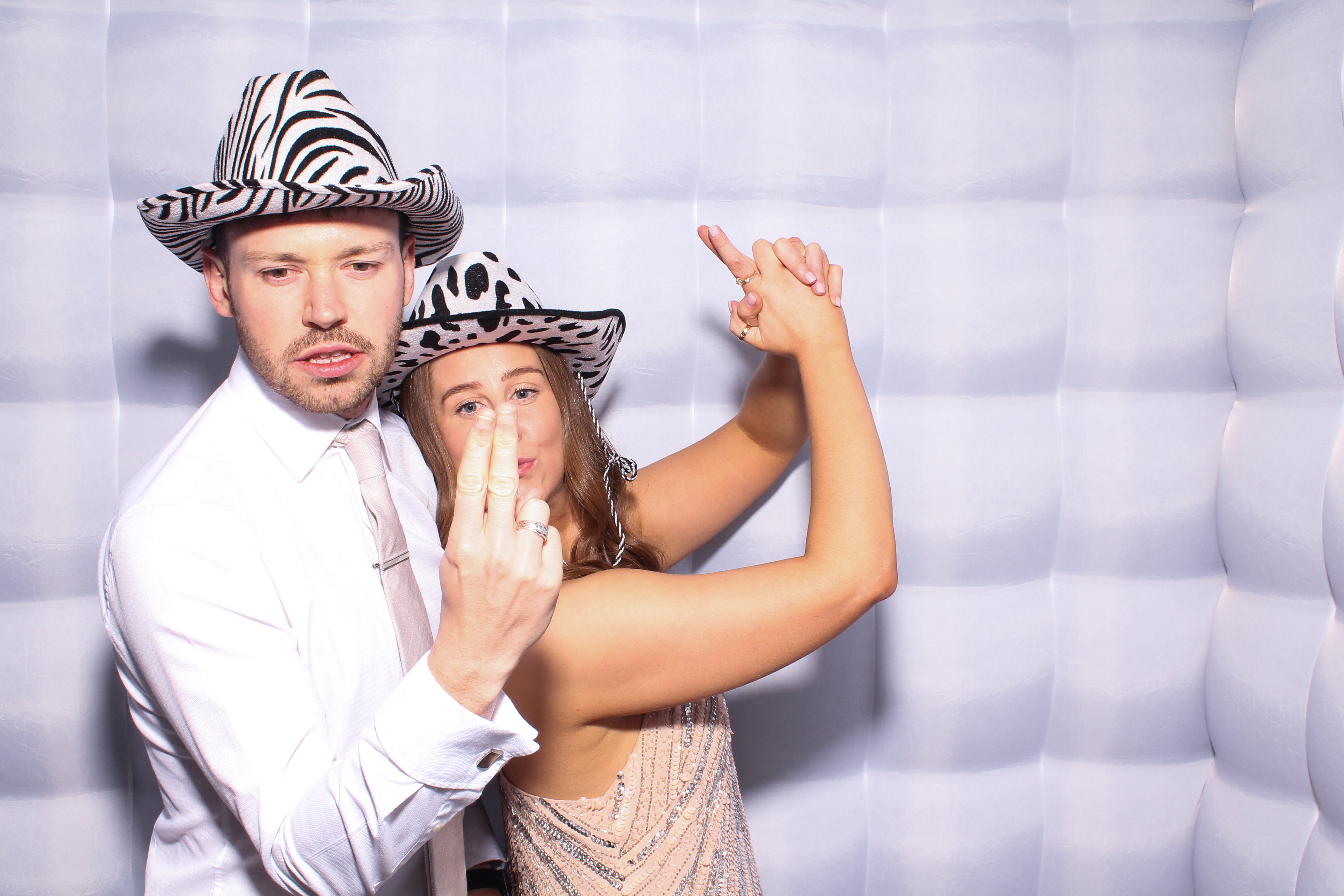 Louise & Niall | View more photos from the event at gallery.snapmagic.ie/u/SnapMagic/Louise-Niall