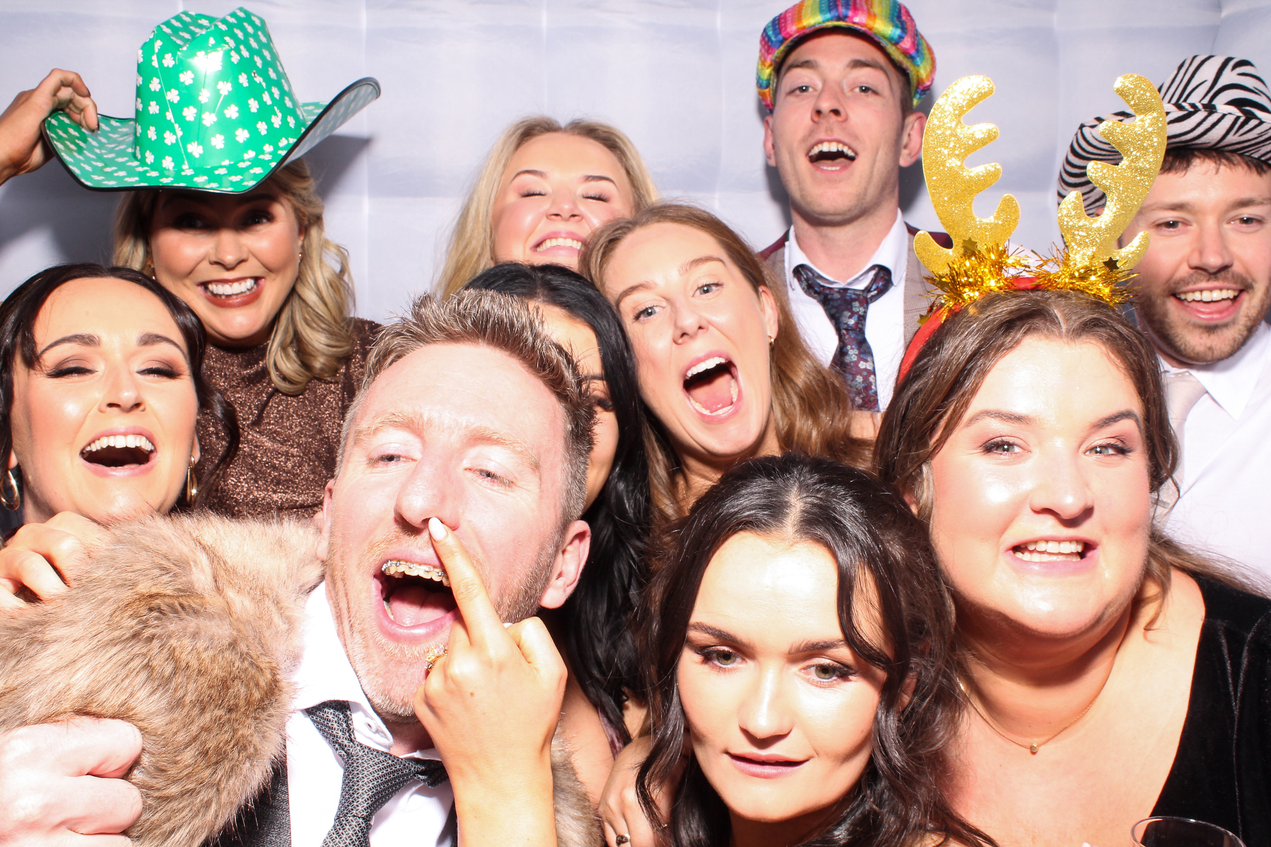 Louise & Niall | View more photos from the event at gallery.snapmagic.ie/u/SnapMagic/Louise-Niall