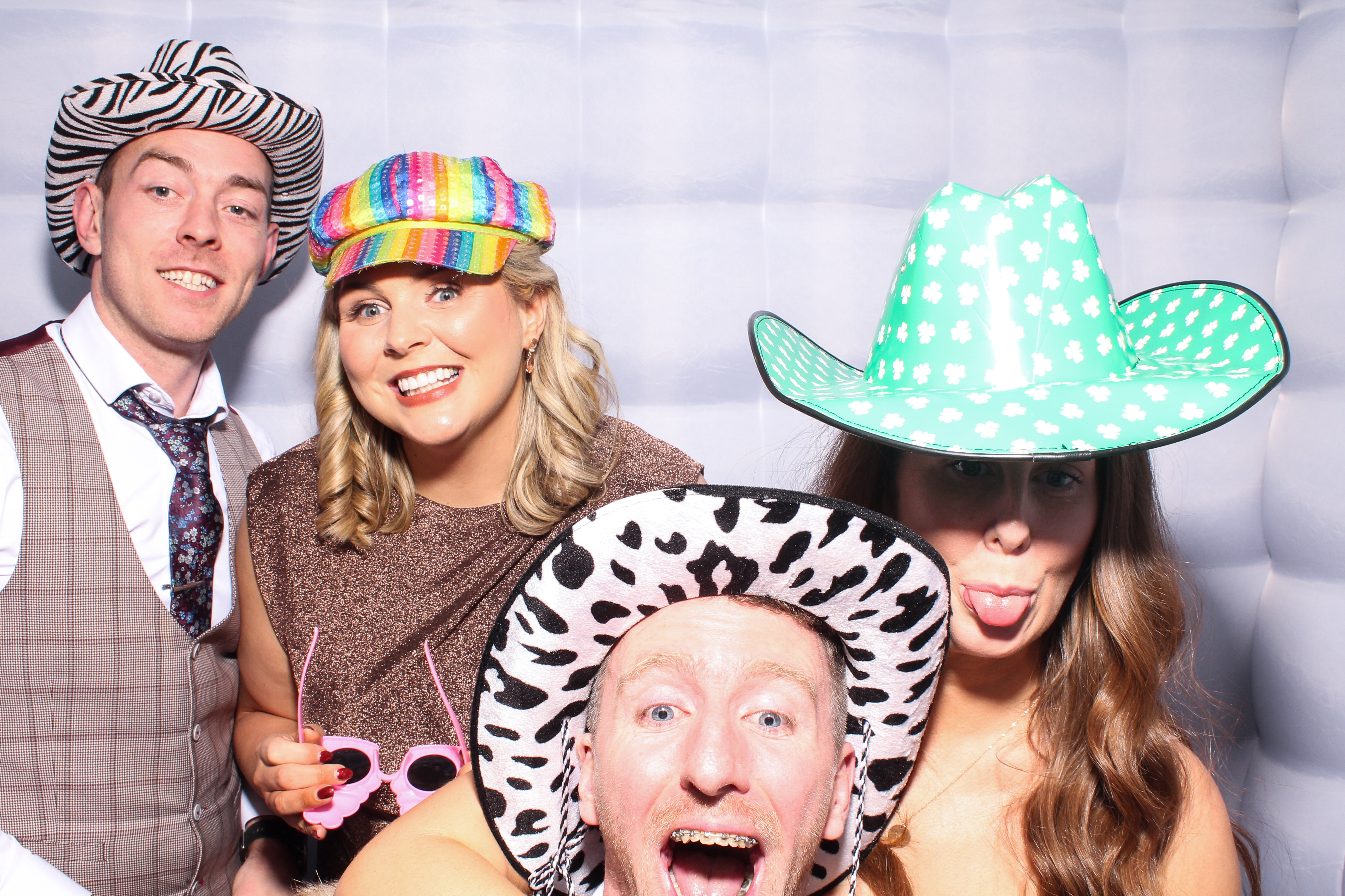 Louise & Niall | View more photos from the event at gallery.snapmagic.ie/u/SnapMagic/Louise-Niall