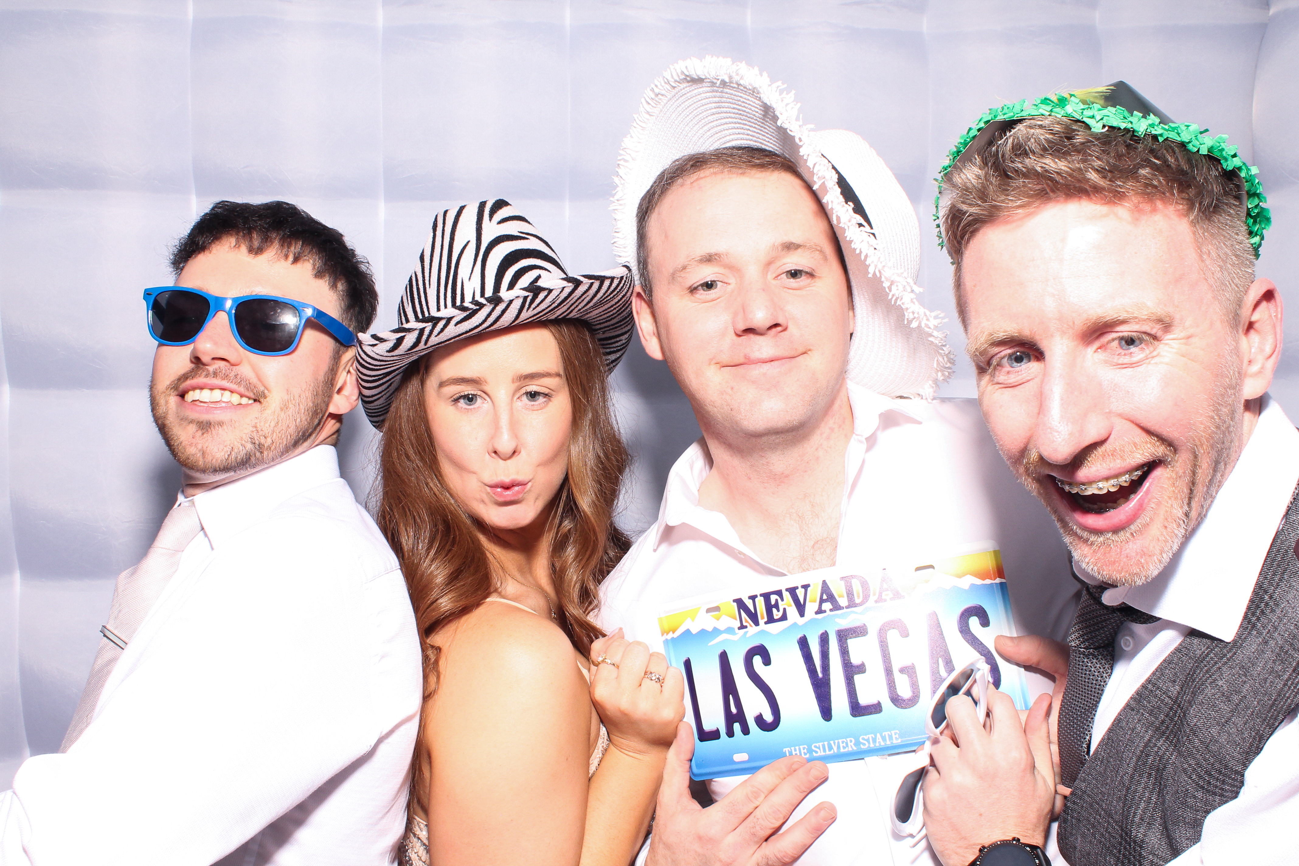 Louise & Niall | View more photos from the event at gallery.snapmagic.ie/u/SnapMagic/Louise-Niall