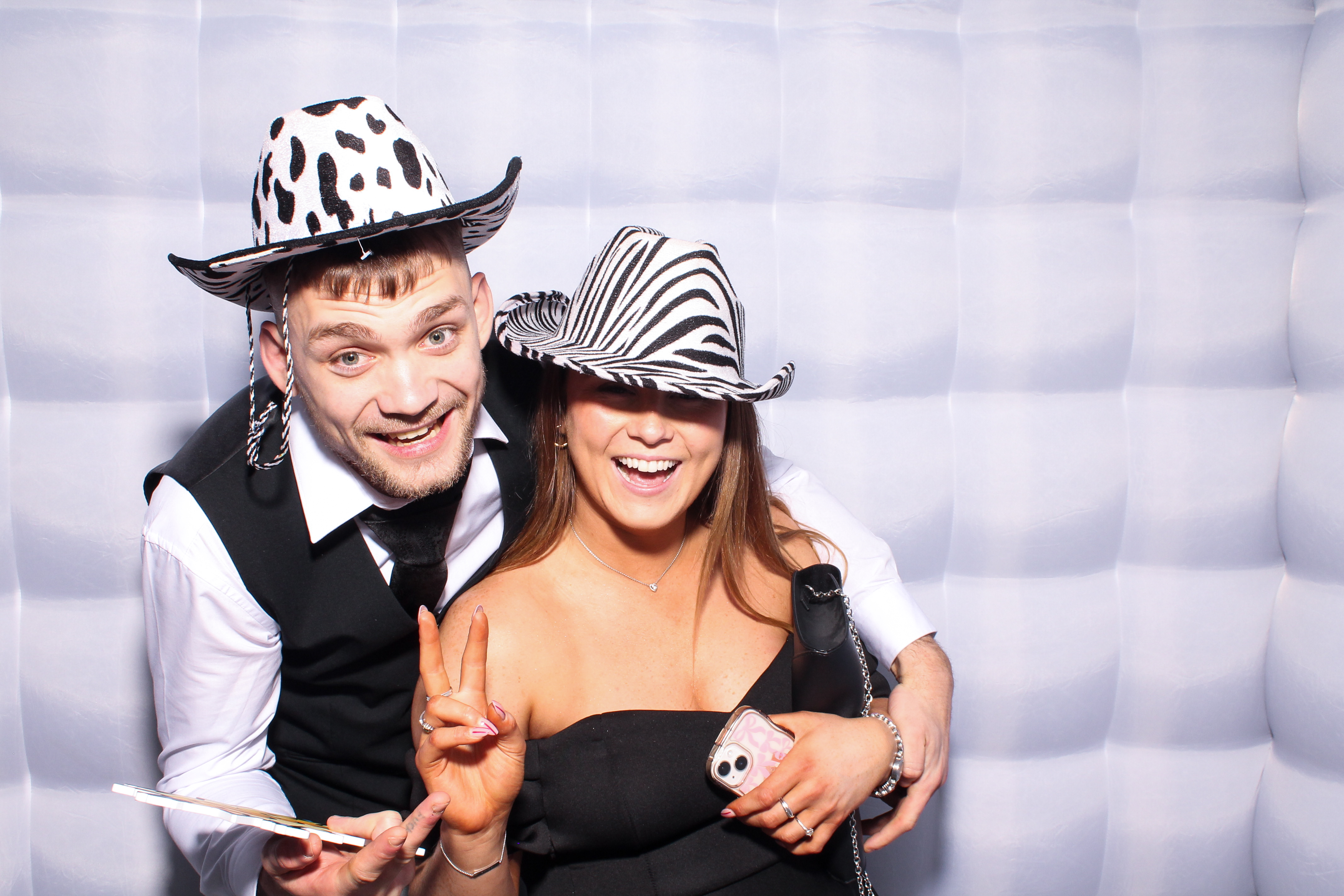 Louise & Niall | View more photos from the event at gallery.snapmagic.ie/u/SnapMagic/Louise-Niall