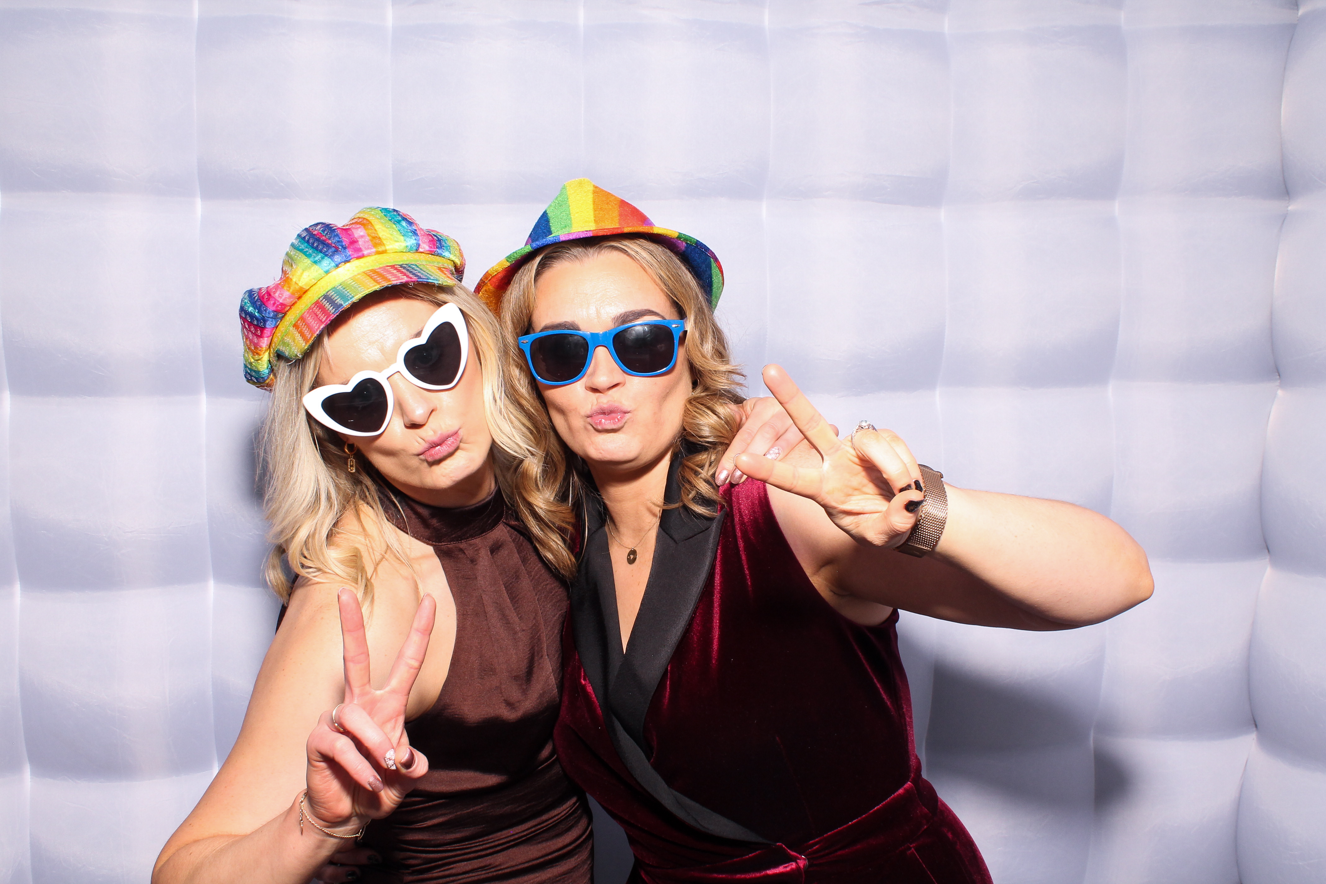 Louise & Niall | View more photos from the event at gallery.snapmagic.ie/u/SnapMagic/Louise-Niall