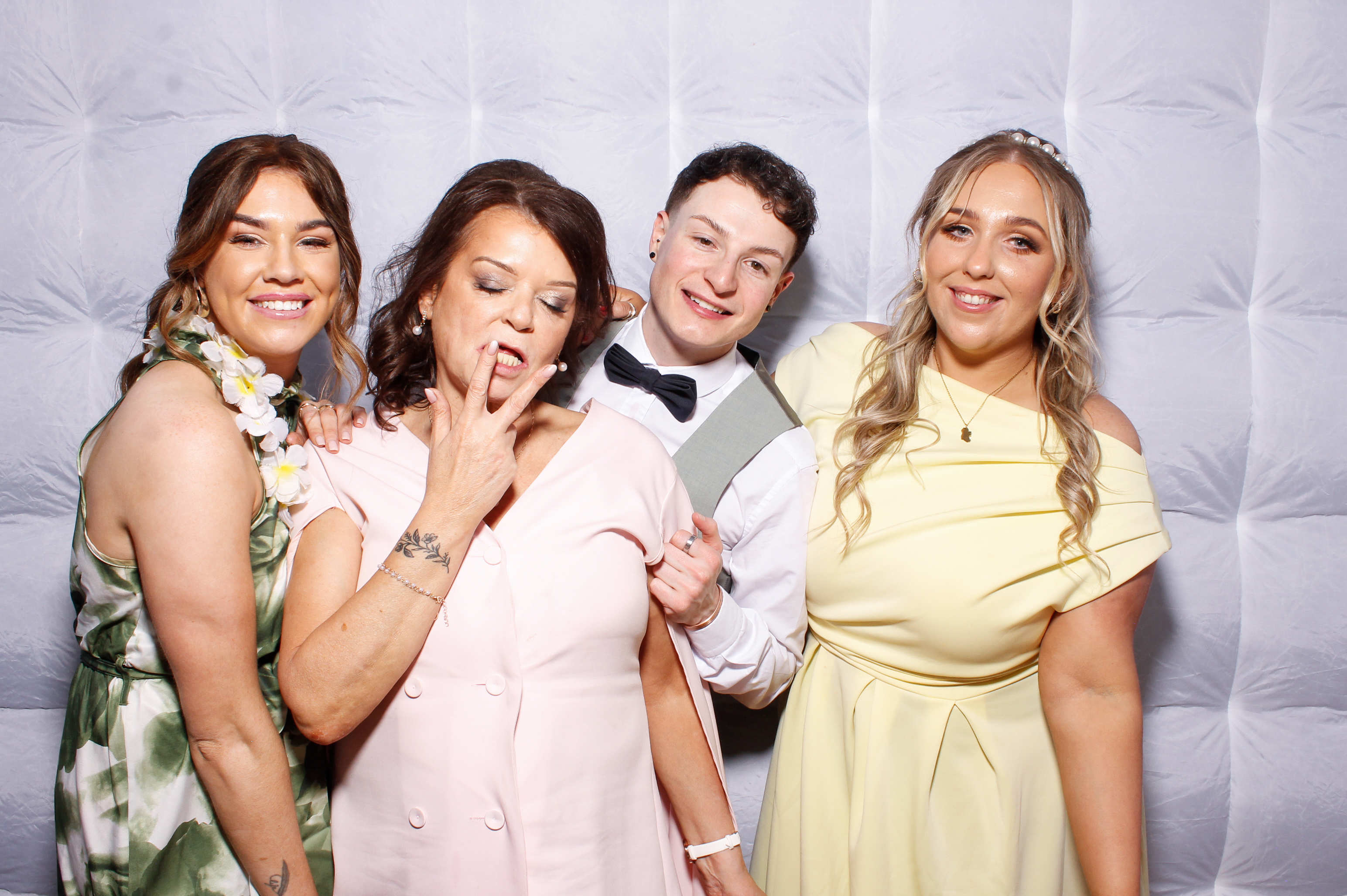 Megan & Liam | View more photos from the event at gallery.snapmagic.ie/u/SnapMagic/Megan-Liam