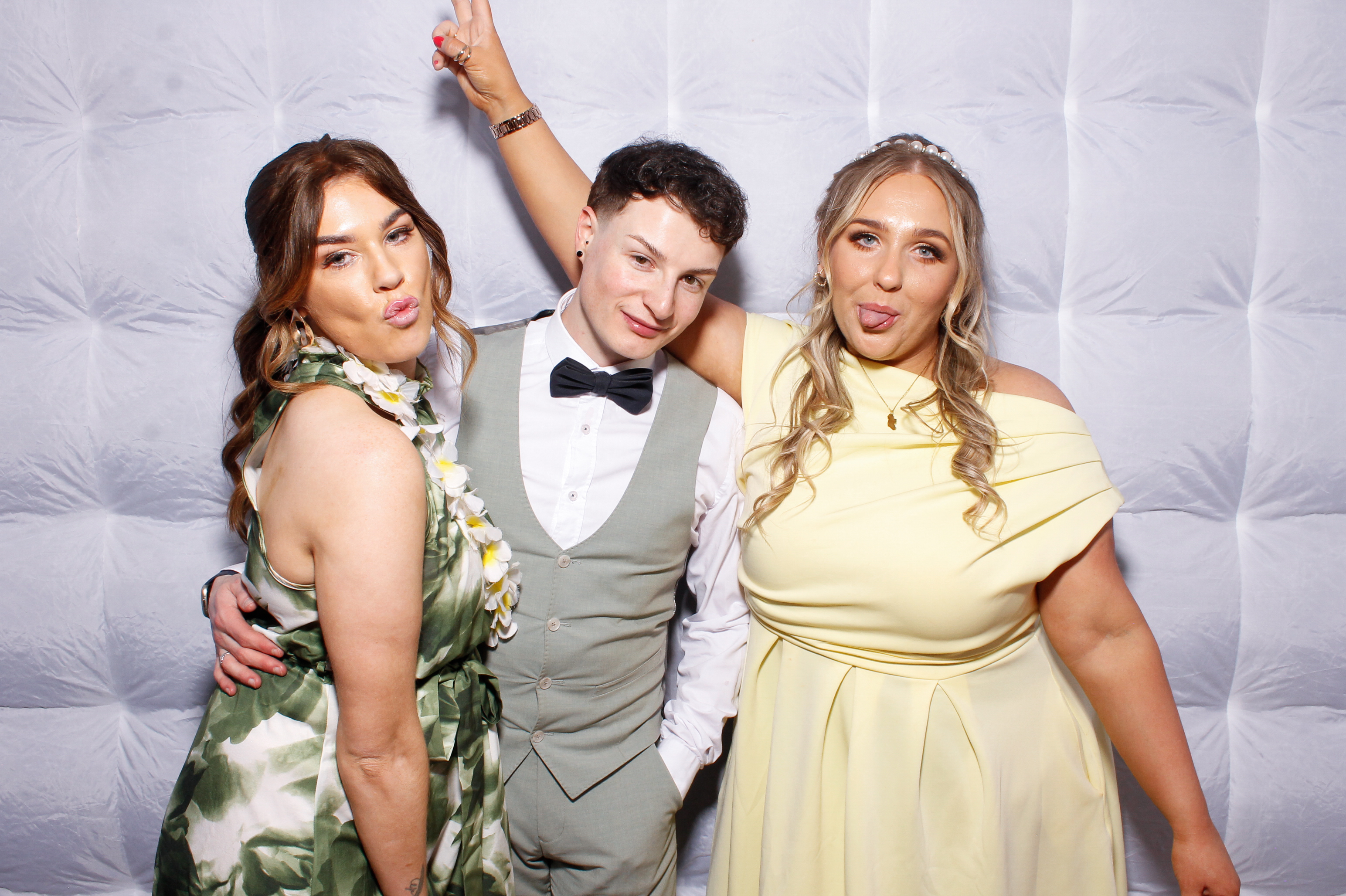 Megan & Liam | View more photos from the event at gallery.snapmagic.ie/u/SnapMagic/Megan-Liam