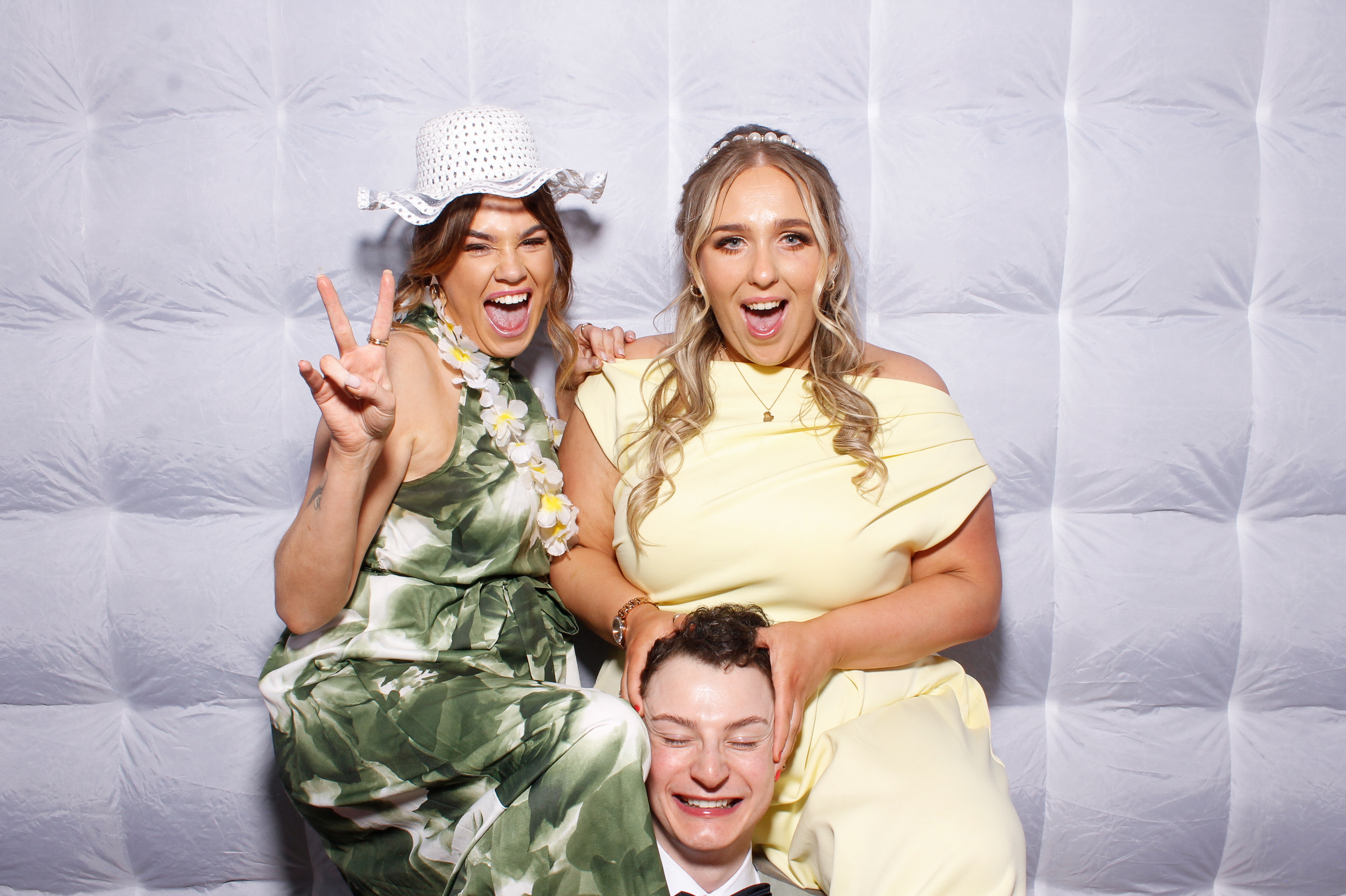 Megan & Liam | View more photos from the event at gallery.snapmagic.ie/u/SnapMagic/Megan-Liam