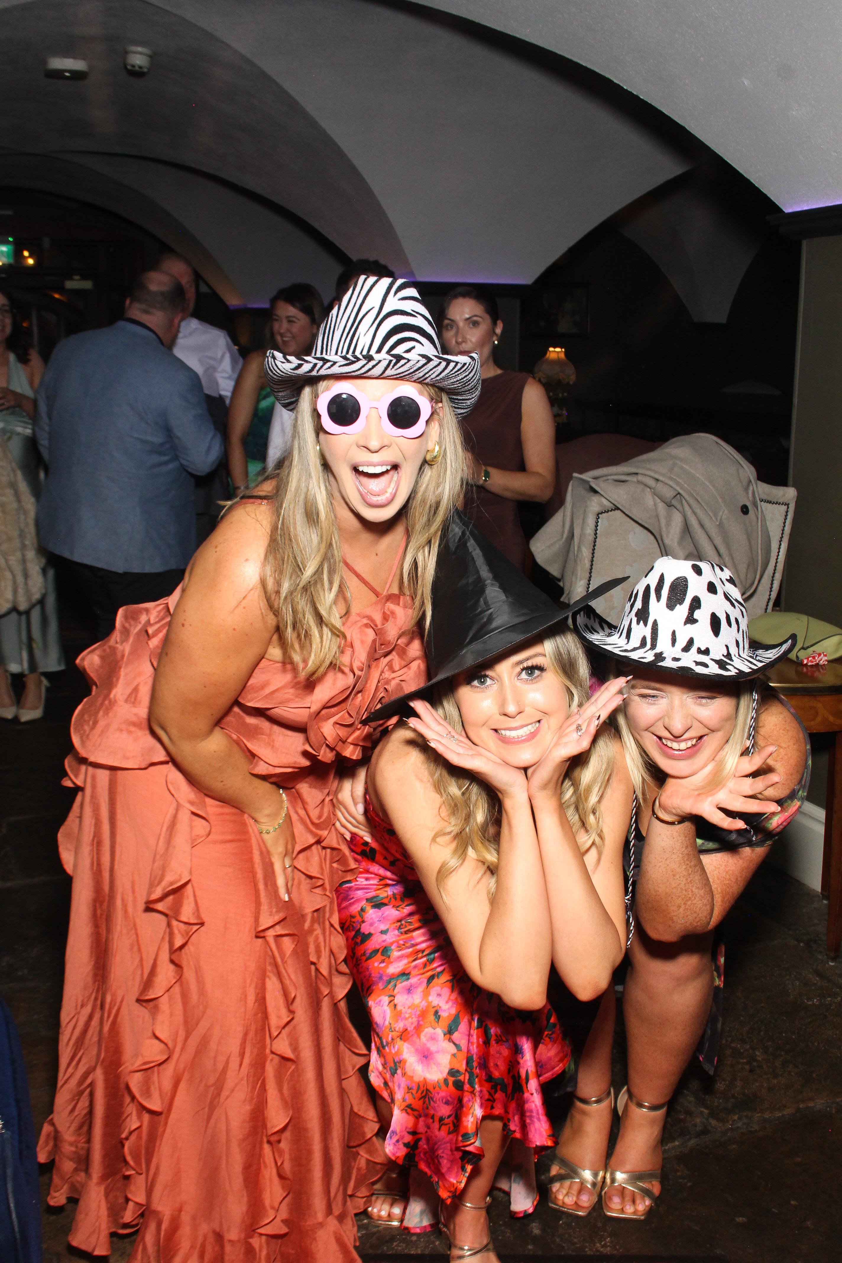 Nicole & Cathal | View more photos from the event at gallery.snapmagic.ie/u/SnapMagic/Nicole-Cathal