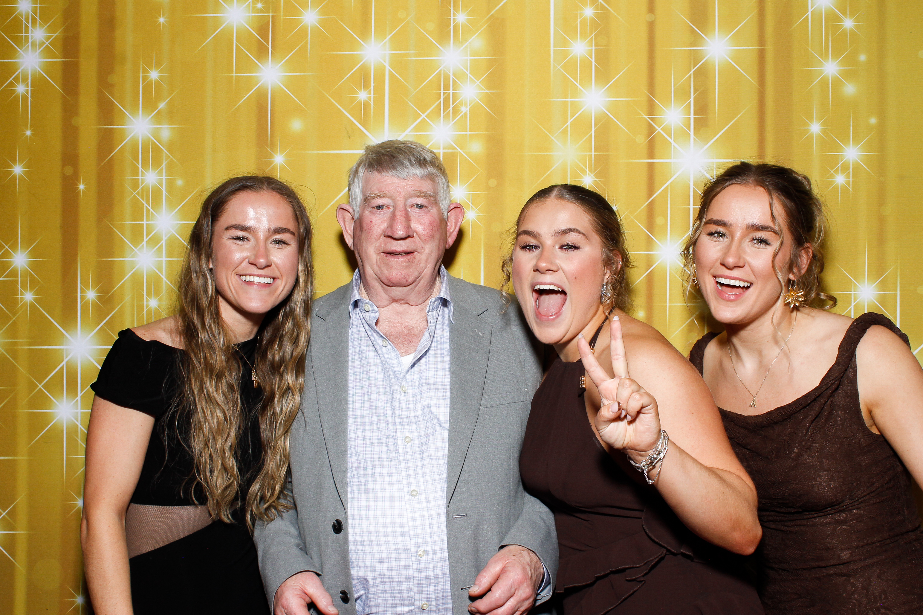 Siobhan & Lawrence | View more photos from the event at gallery.snapmagic.ie/u/SnapMagic/Siobhan-Lawrence