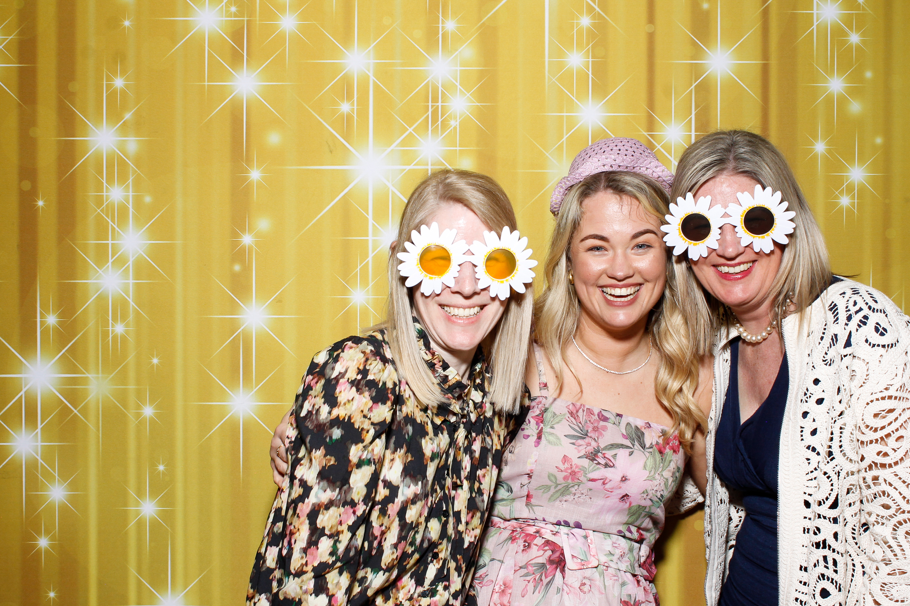 Siobhan & Lawrence | View more photos from the event at gallery.snapmagic.ie/u/SnapMagic/Siobhan-Lawrence