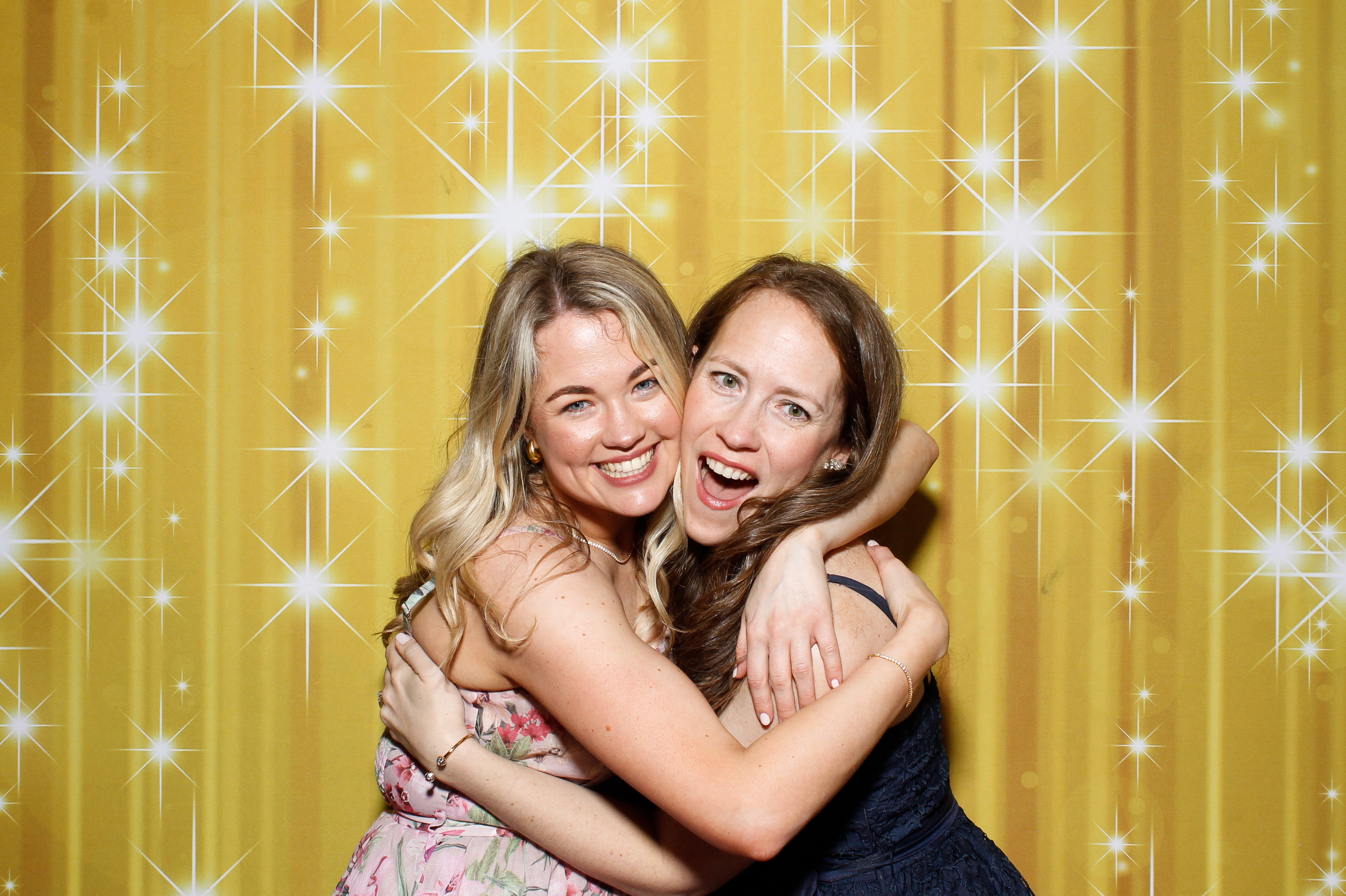 Siobhan & Lawrence | View more photos from the event at gallery.snapmagic.ie/u/SnapMagic/Siobhan-Lawrence