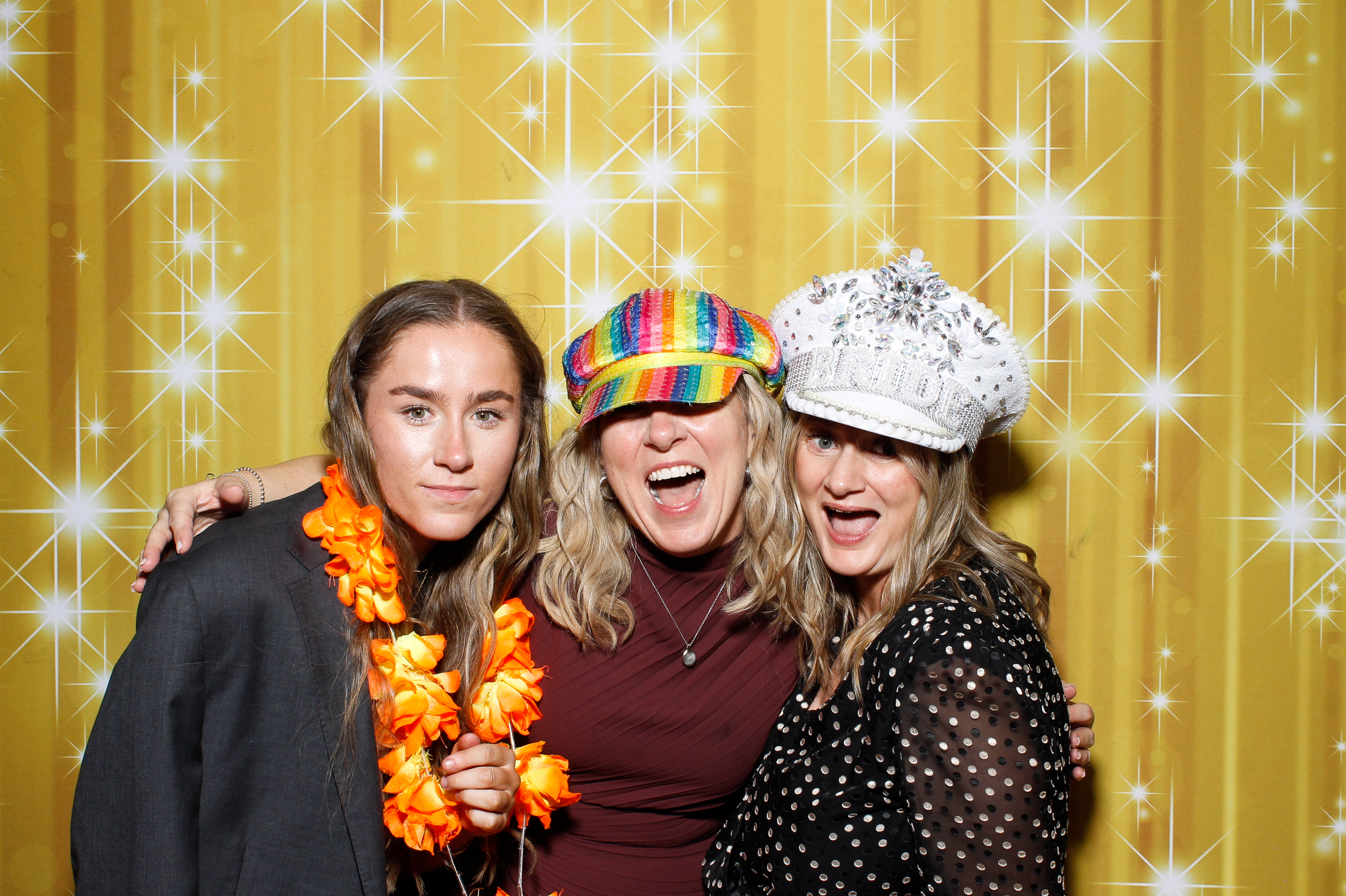 Siobhan & Lawrence | View more photos from the event at gallery.snapmagic.ie/u/SnapMagic/Siobhan-Lawrence