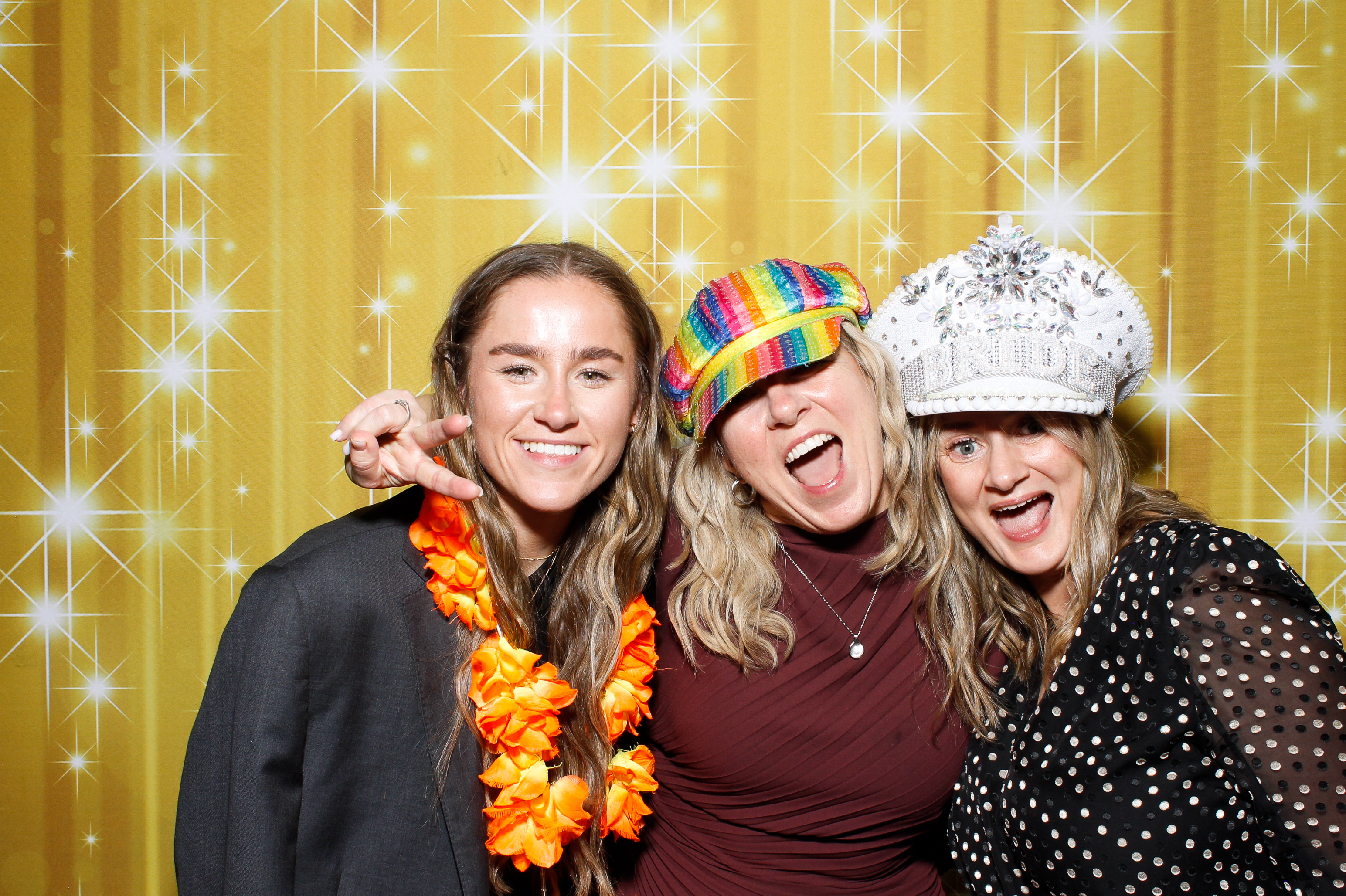 Siobhan & Lawrence | View more photos from the event at gallery.snapmagic.ie/u/SnapMagic/Siobhan-Lawrence