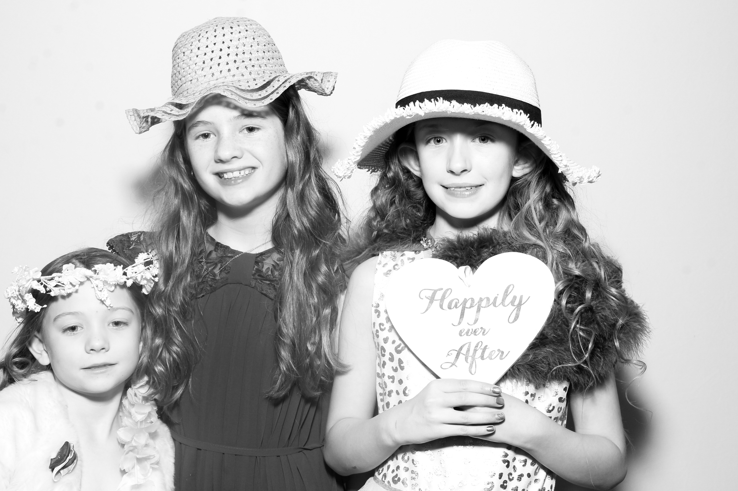 Sonia & Brett | View more photos from the event at gallery.snapmagic.ie/u/SnapMagic/Sonia-Brett