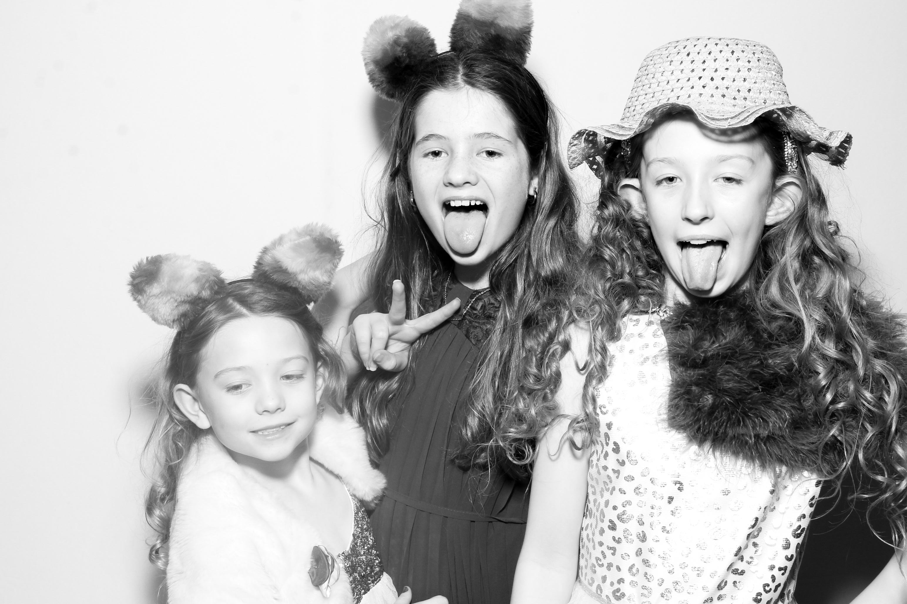 Sonia & Brett | View more photos from the event at gallery.snapmagic.ie/u/SnapMagic/Sonia-Brett