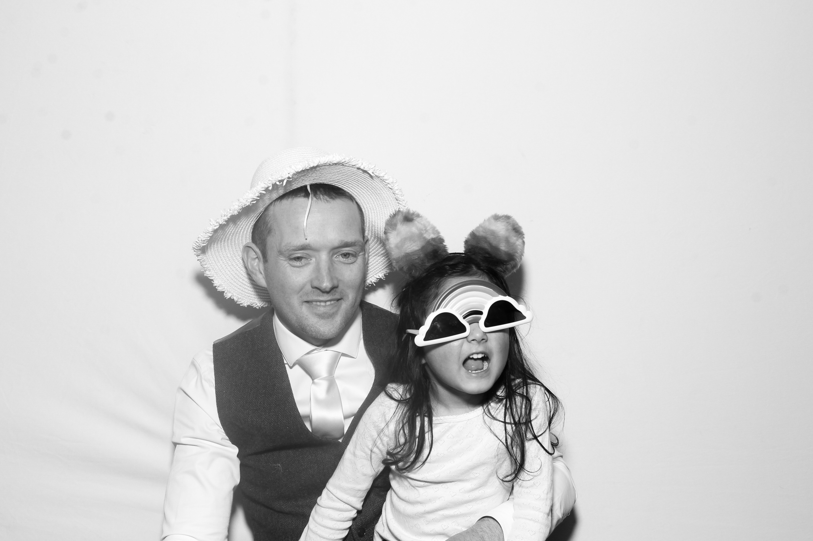 Sonia & Brett | View more photos from the event at gallery.snapmagic.ie/u/SnapMagic/Sonia-Brett