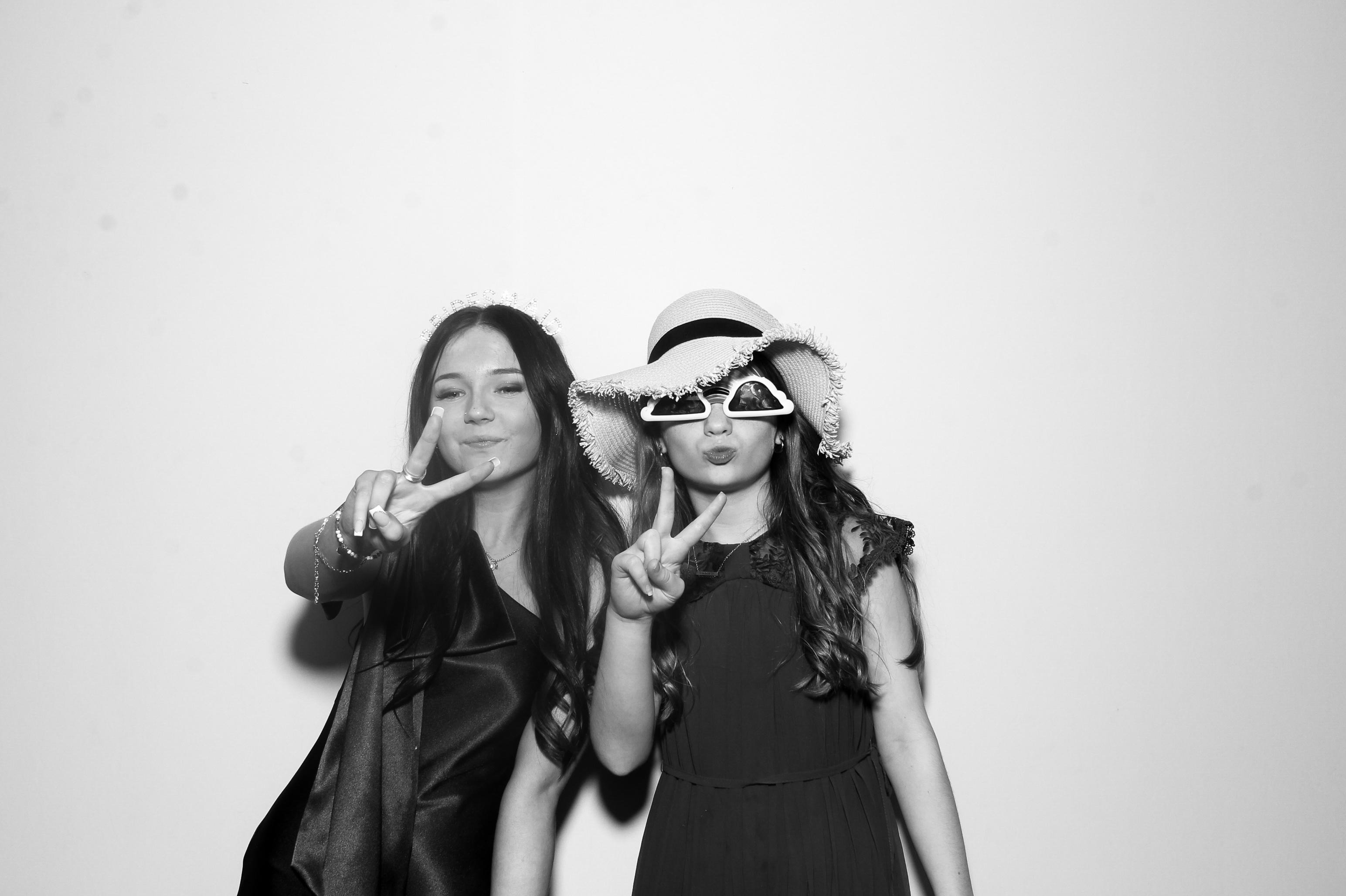 Sonia & Brett | View more photos from the event at gallery.snapmagic.ie/u/SnapMagic/Sonia-Brett