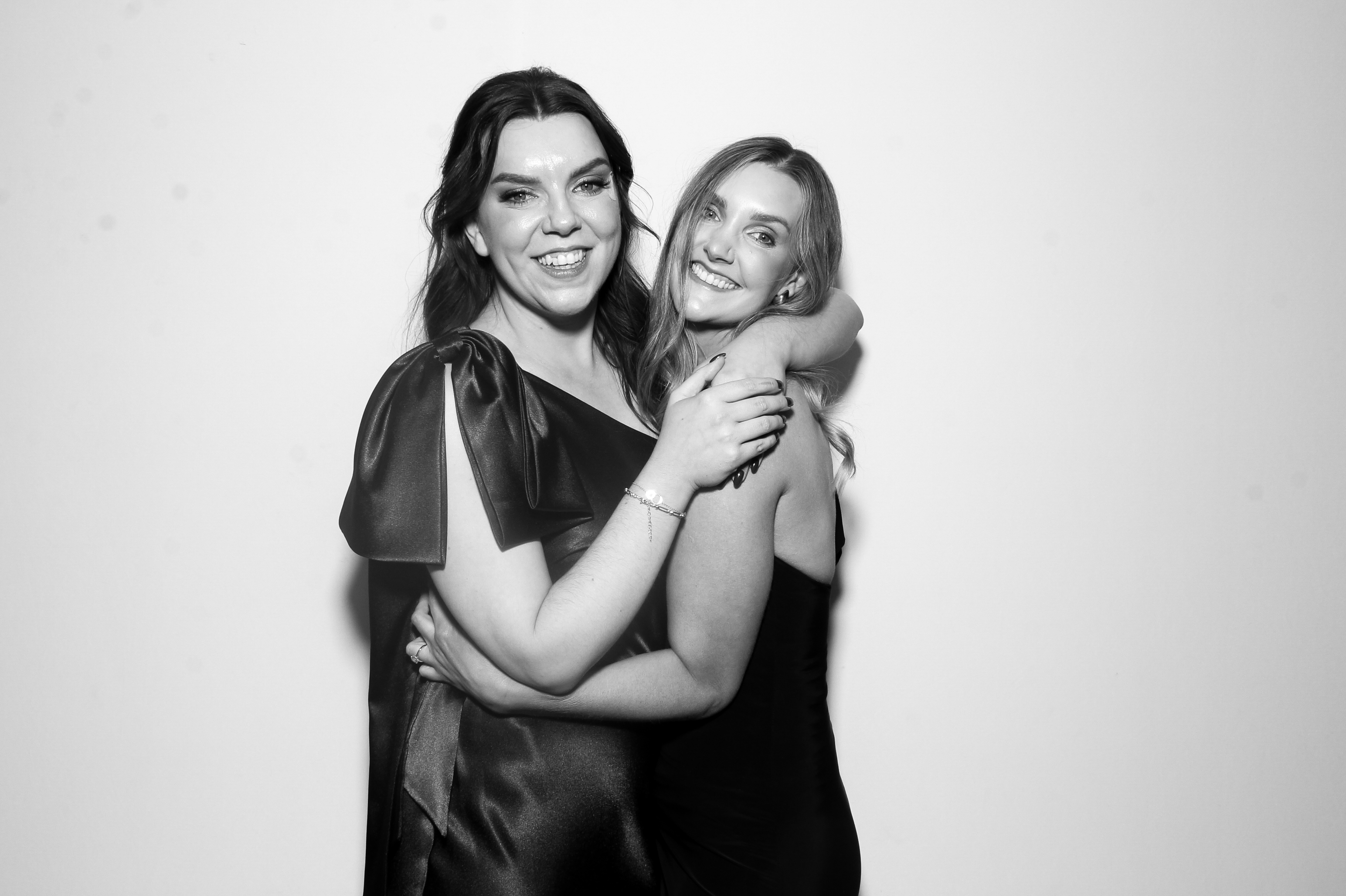 Sonia & Brett | View more photos from the event at gallery.snapmagic.ie/u/SnapMagic/Sonia-Brett