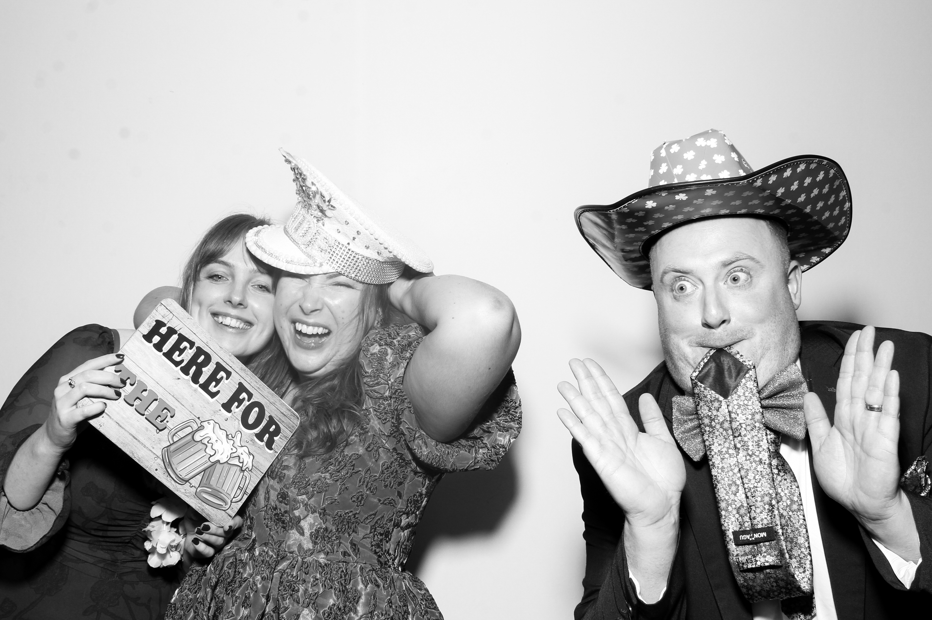 Sonia & Brett | View more photos from the event at gallery.snapmagic.ie/u/SnapMagic/Sonia-Brett