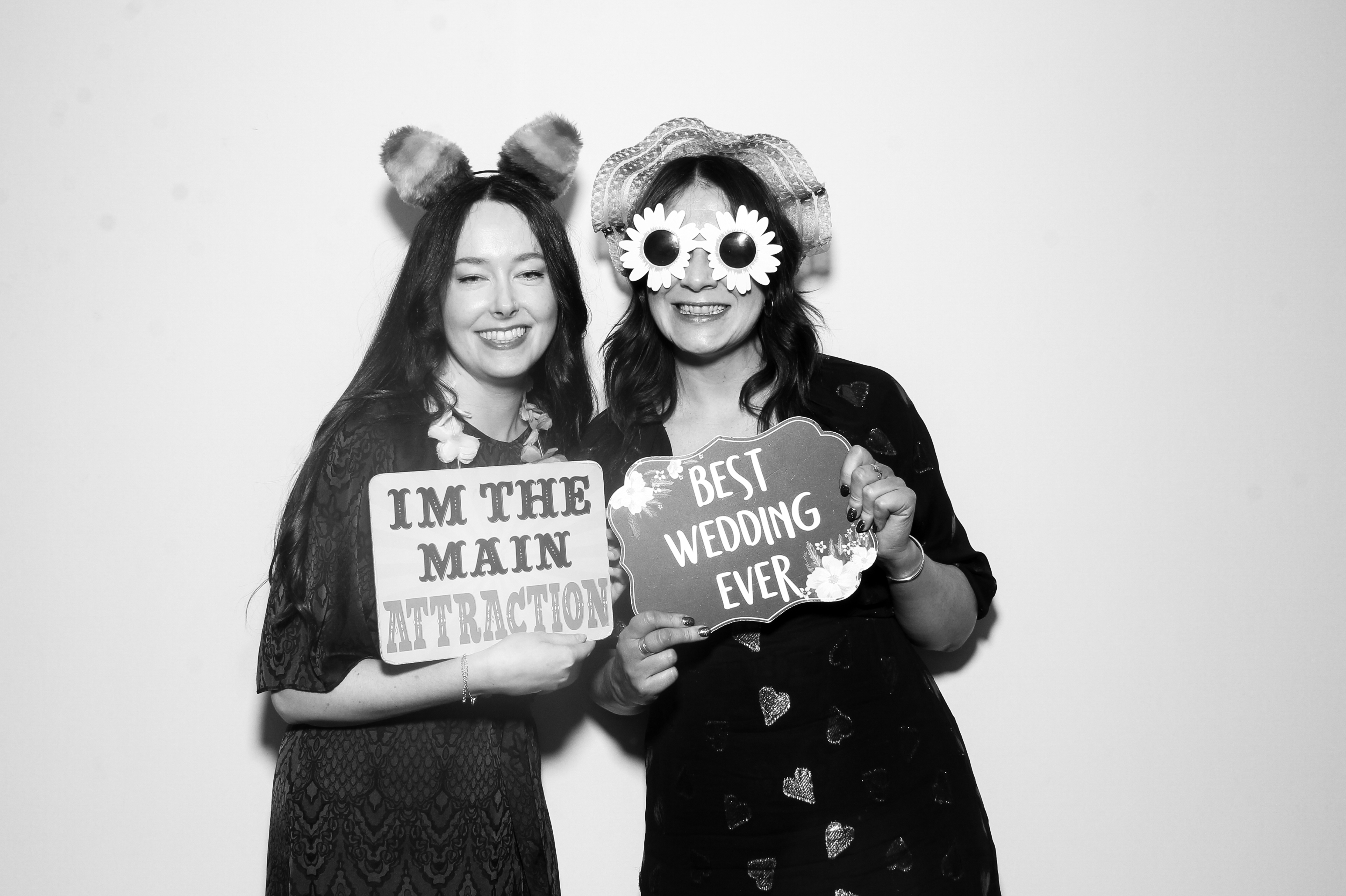 Sonia & Brett | View more photos from the event at gallery.snapmagic.ie/u/SnapMagic/Sonia-Brett