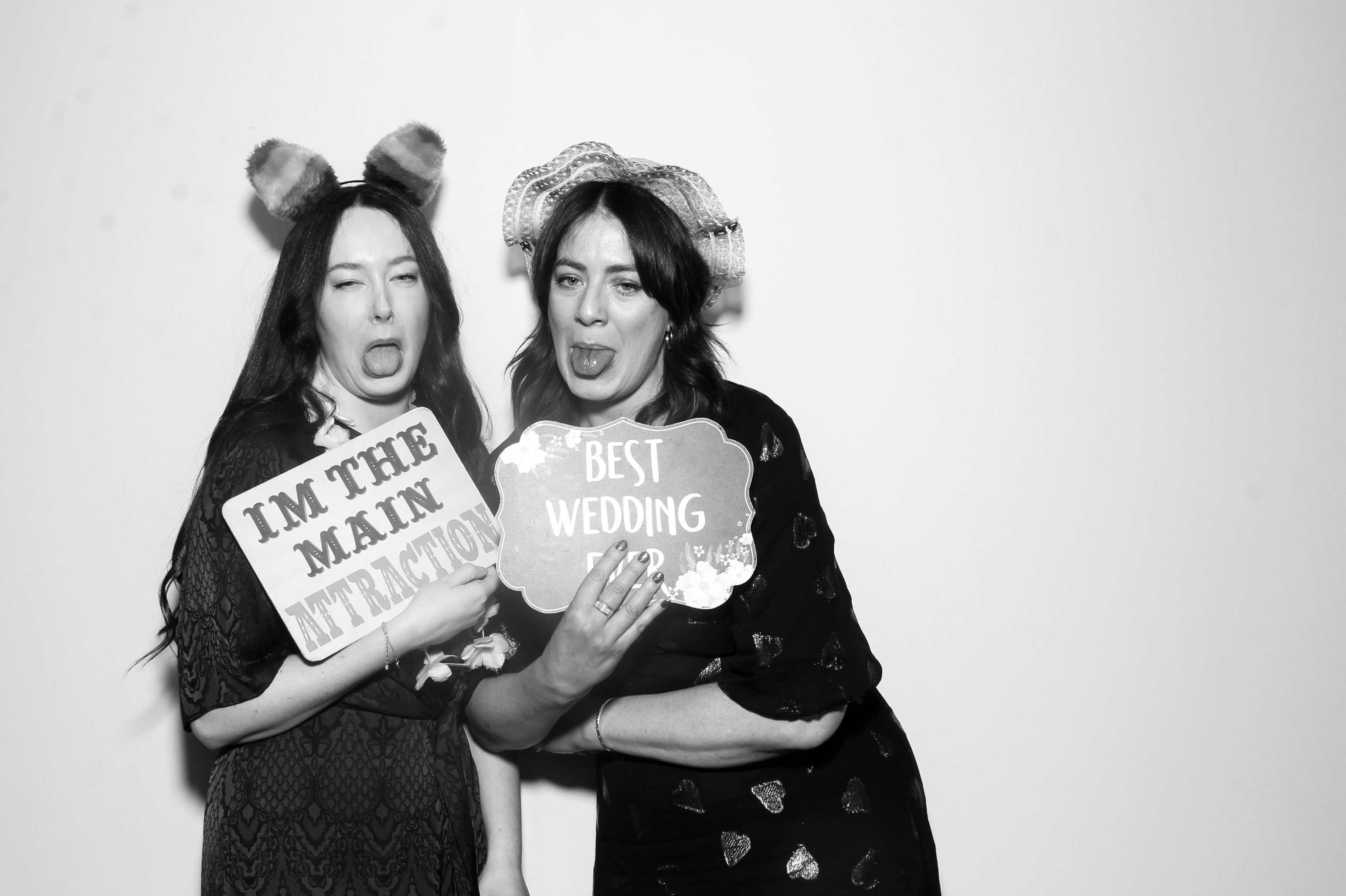 Sonia & Brett | View more photos from the event at gallery.snapmagic.ie/u/SnapMagic/Sonia-Brett