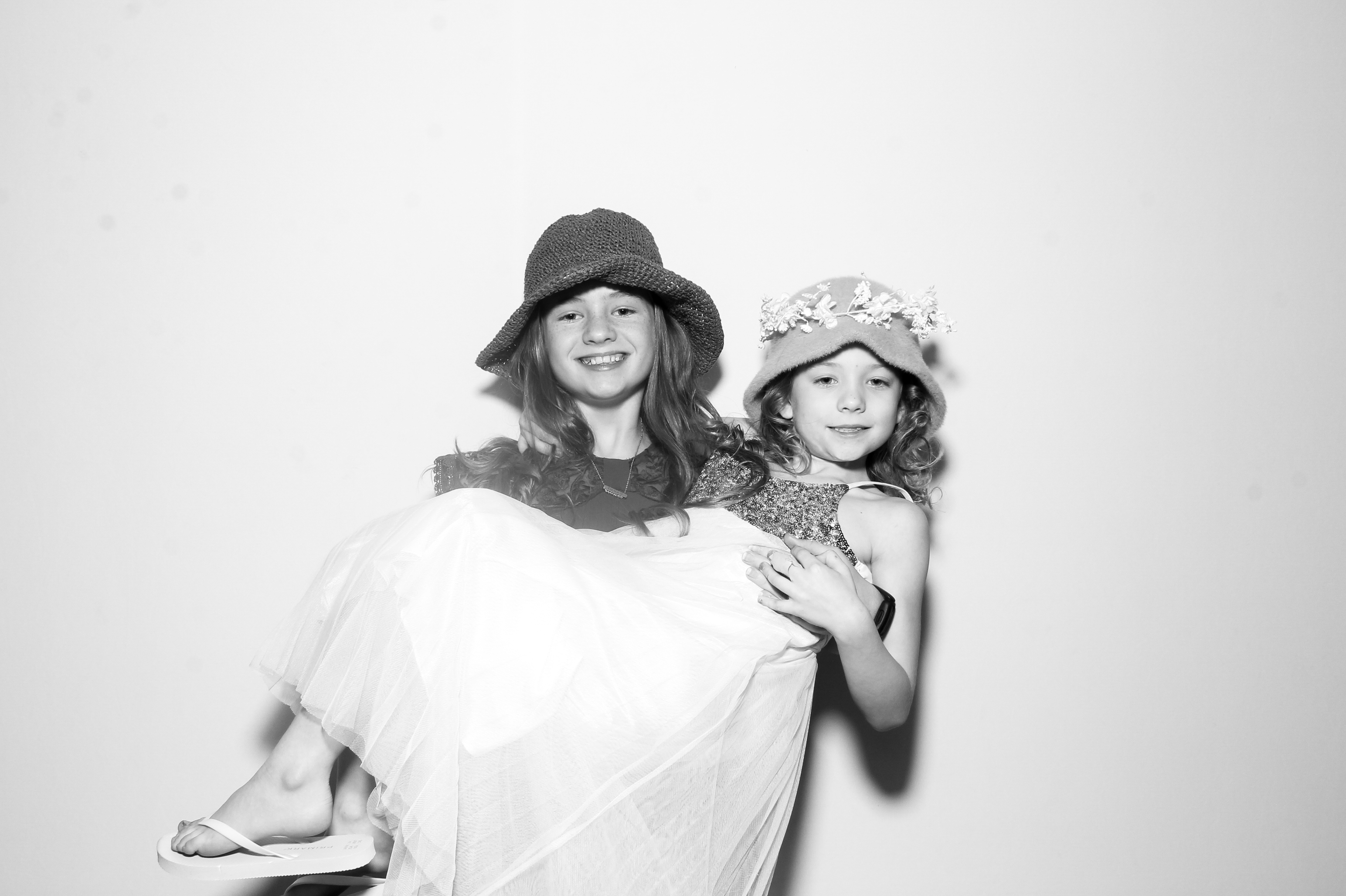 Sonia & Brett | View more photos from the event at gallery.snapmagic.ie/u/SnapMagic/Sonia-Brett