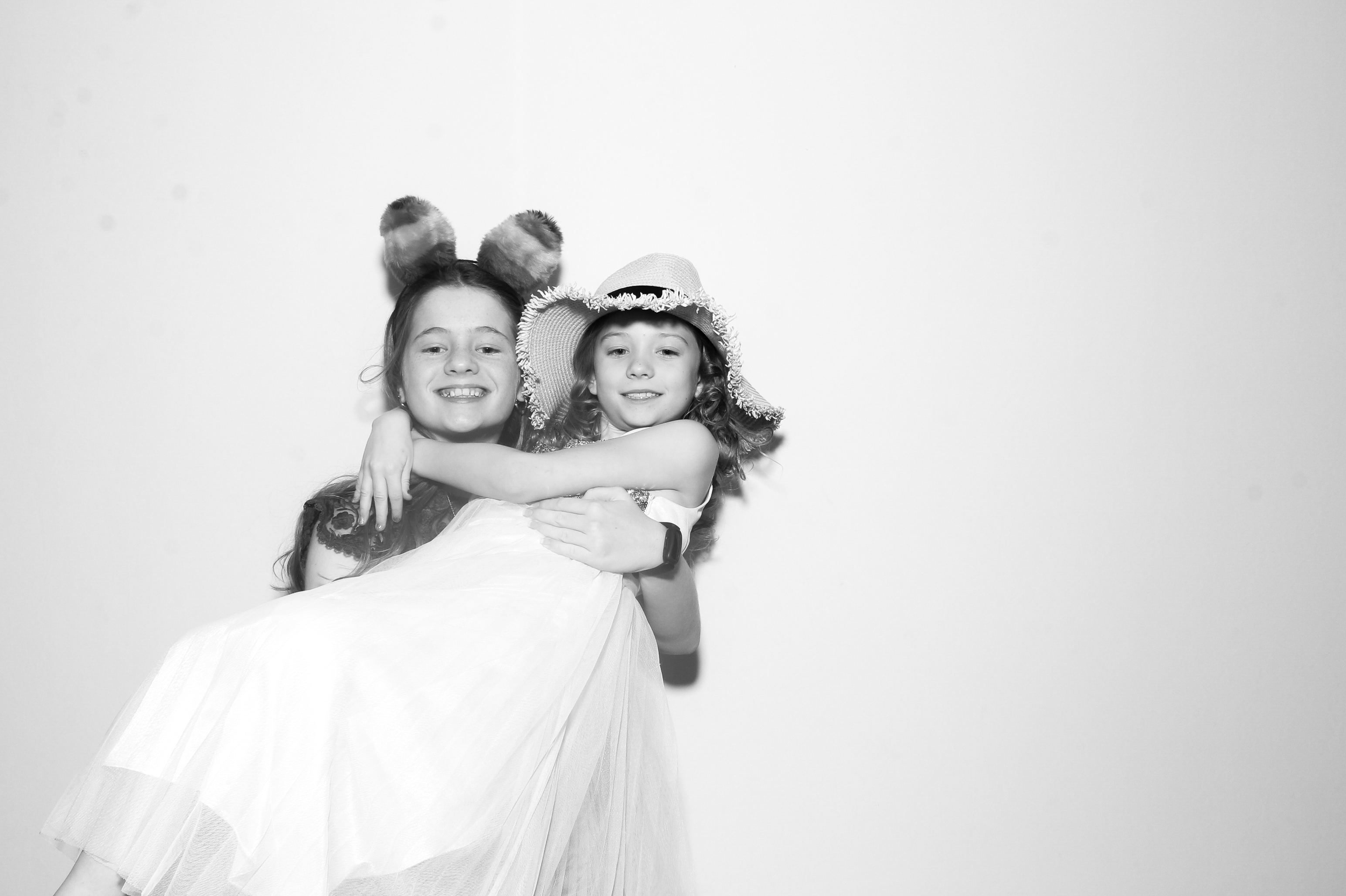 Sonia & Brett | View more photos from the event at gallery.snapmagic.ie/u/SnapMagic/Sonia-Brett