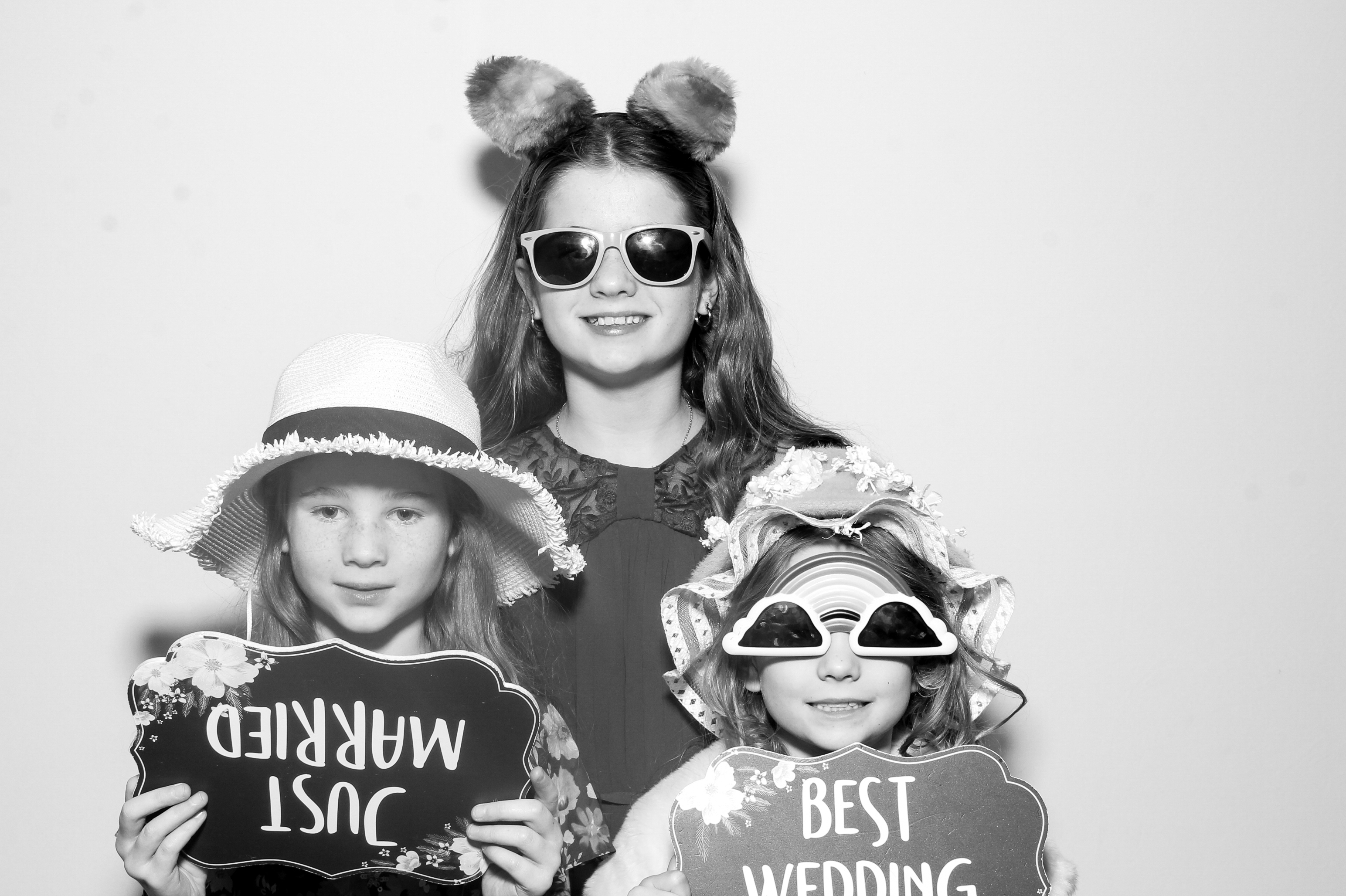 Sonia & Brett | View more photos from the event at gallery.snapmagic.ie/u/SnapMagic/Sonia-Brett