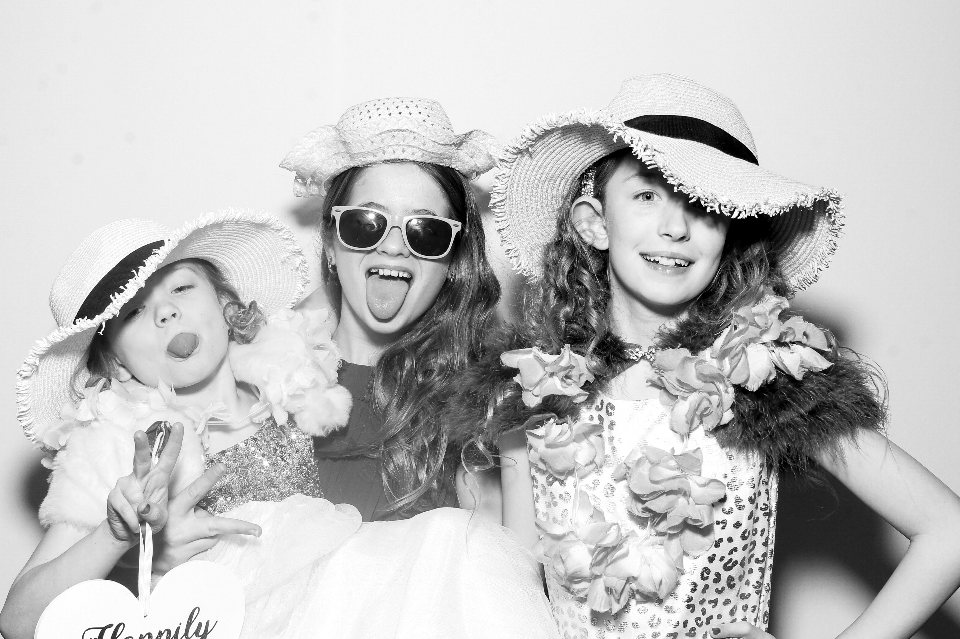 Sonia & Brett | View more photos from the event at gallery.snapmagic.ie/u/SnapMagic/Sonia-Brett