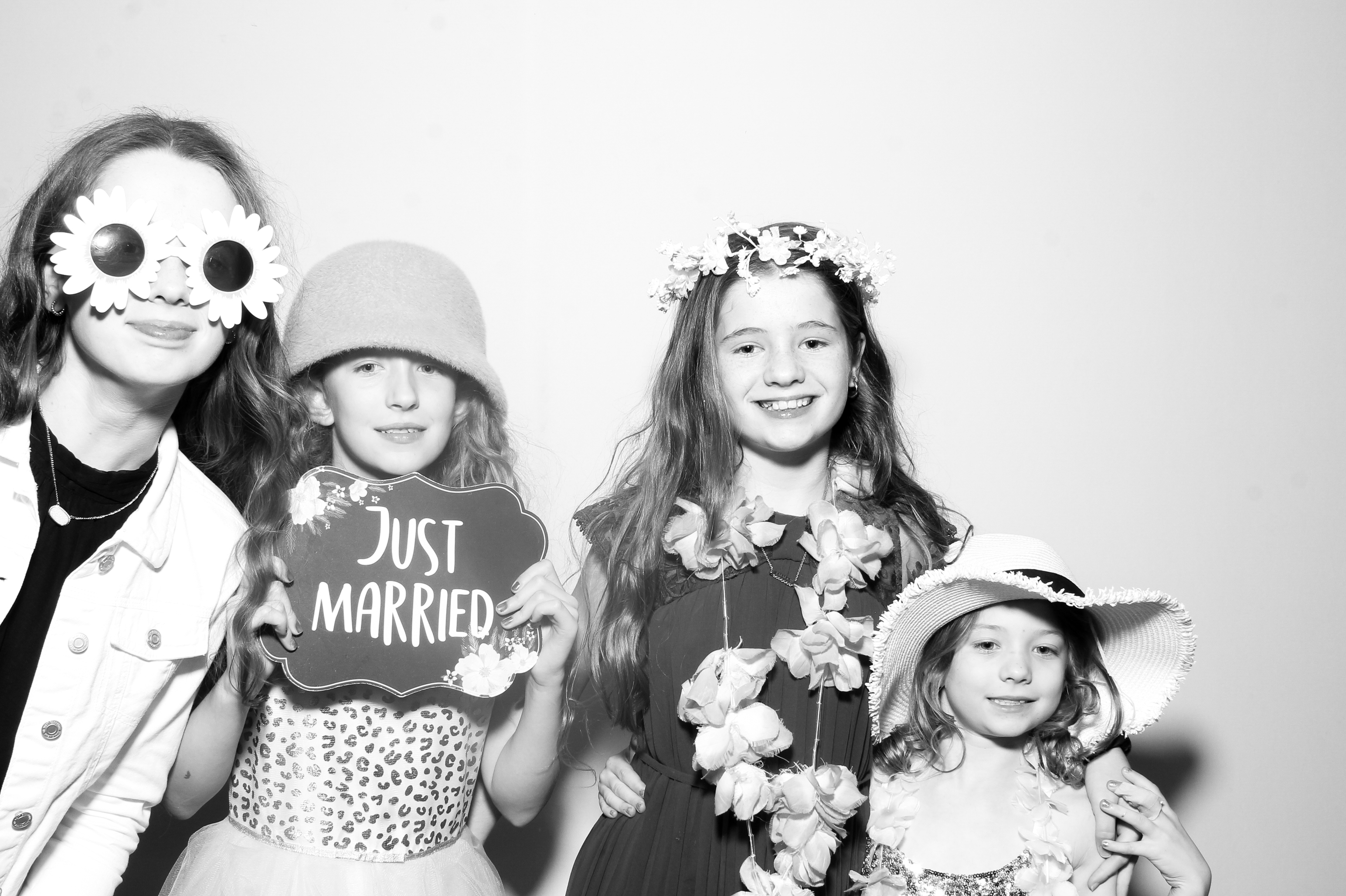 Sonia & Brett | View more photos from the event at gallery.snapmagic.ie/u/SnapMagic/Sonia-Brett