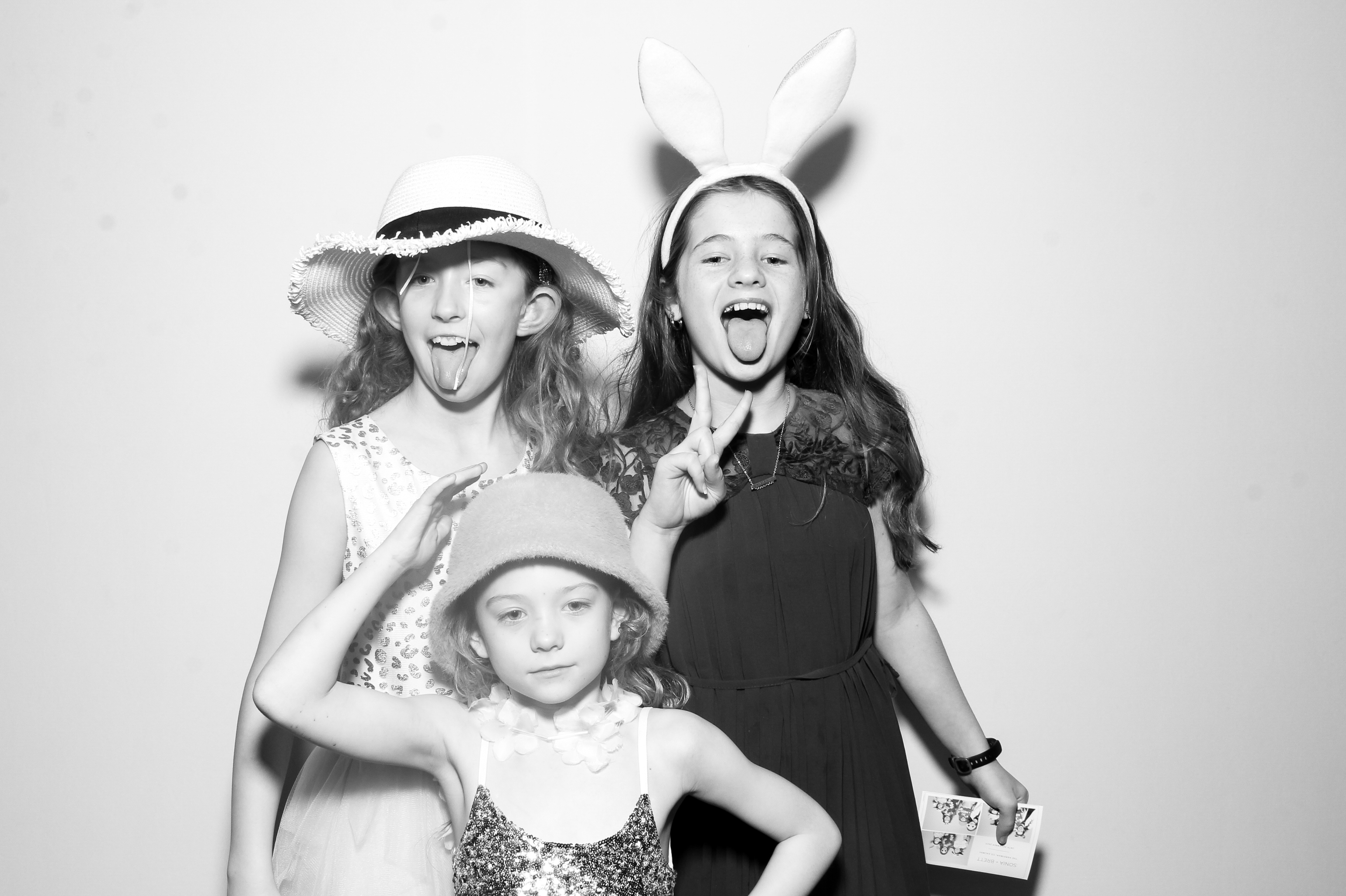 Sonia & Brett | View more photos from the event at gallery.snapmagic.ie/u/SnapMagic/Sonia-Brett